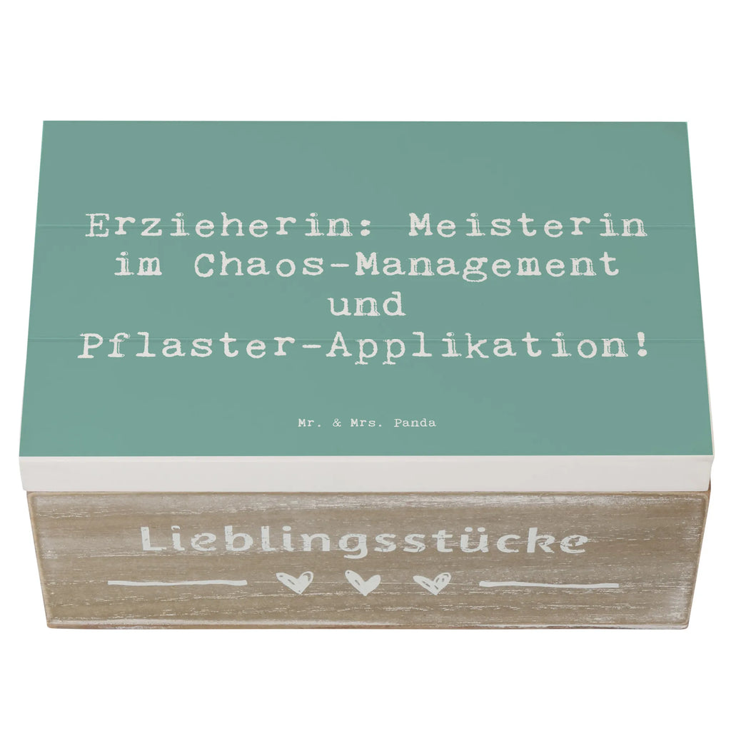 Holzkiste Spruch Erzieherin Chaos-Management Holzkiste, Kiste, Schatzkiste, Truhe, Schatulle, XXL, Erinnerungsbox, Erinnerungskiste, Dekokiste, Aufbewahrungsbox, Geschenkbox, Geschenkdose, Beruf, Ausbildung, Jubiläum, Abschied, Rente, Kollege, Kollegin, Geschenk, Schenken, Arbeitskollege, Mitarbeiter, Firma, Danke, Dankeschön