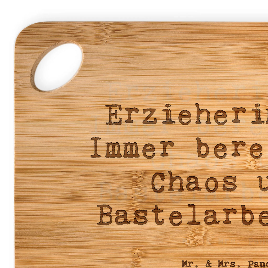 Bambus - Schneidebrett Spruch Erzieherin Chaos Schneidebrett, Holzbrett, Küchenbrett, Frühstücksbrett, Hackbrett, Brett, Holzbrettchen, Servierbrett, Bretter, Holzbretter, Holz Bretter, Schneidebrett Holz, Holzbrett mit Gravur, Schneidbrett, Holzbrett Küche, Holzschneidebrett, Beruf, Ausbildung, Jubiläum, Abschied, Rente, Kollege, Kollegin, Geschenk, Schenken, Arbeitskollege, Mitarbeiter, Firma, Danke, Dankeschön