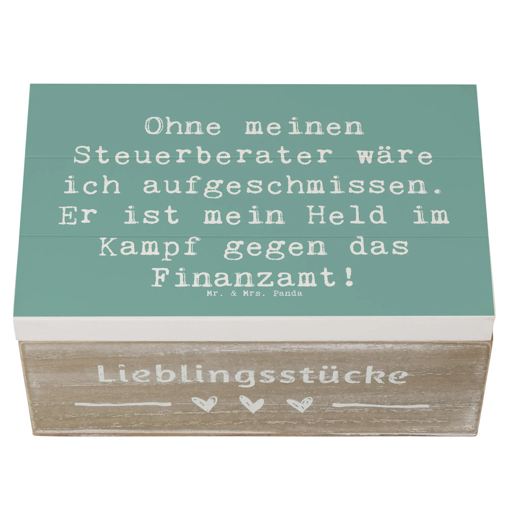 Holzkiste Spruch Steuerberater Held Holzkiste, Kiste, Schatzkiste, Truhe, Schatulle, XXL, Erinnerungsbox, Erinnerungskiste, Dekokiste, Aufbewahrungsbox, Geschenkbox, Geschenkdose, Beruf, Ausbildung, Jubiläum, Abschied, Rente, Kollege, Kollegin, Geschenk, Schenken, Arbeitskollege, Mitarbeiter, Firma, Danke, Dankeschön