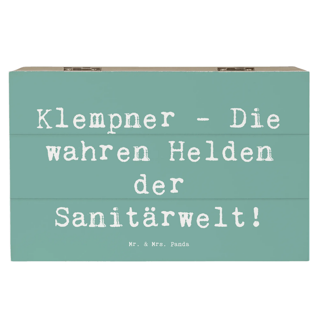 Holzkiste Spruch Klempner Helden Holzkiste, Kiste, Schatzkiste, Truhe, Schatulle, XXL, Erinnerungsbox, Erinnerungskiste, Dekokiste, Aufbewahrungsbox, Geschenkbox, Geschenkdose, Beruf, Ausbildung, Jubiläum, Abschied, Rente, Kollege, Kollegin, Geschenk, Schenken, Arbeitskollege, Mitarbeiter, Firma, Danke, Dankeschön