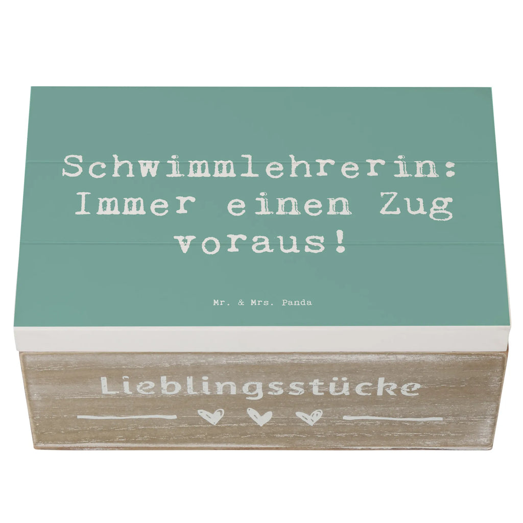 Holzkiste Spruch Schwimmlehrerin Zug voraus Holzkiste, Kiste, Schatzkiste, Truhe, Schatulle, XXL, Erinnerungsbox, Erinnerungskiste, Dekokiste, Aufbewahrungsbox, Geschenkbox, Geschenkdose, Beruf, Ausbildung, Jubiläum, Abschied, Rente, Kollege, Kollegin, Geschenk, Schenken, Arbeitskollege, Mitarbeiter, Firma, Danke, Dankeschön