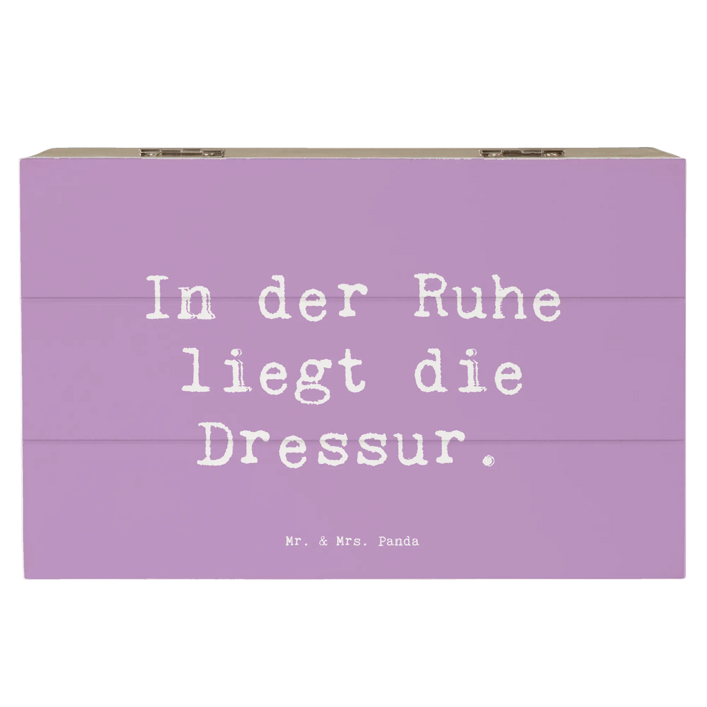 Holzkiste Spruch In der Ruhe liegt die Dressur. Holzkiste, Kiste, Schatzkiste, Truhe, Schatulle, XXL, Erinnerungsbox, Erinnerungskiste, Dekokiste, Aufbewahrungsbox, Geschenkbox, Geschenkdose, Beruf, Ausbildung, Jubiläum, Abschied, Rente, Kollege, Kollegin, Geschenk, Schenken, Arbeitskollege, Mitarbeiter, Firma, Danke, Dankeschön