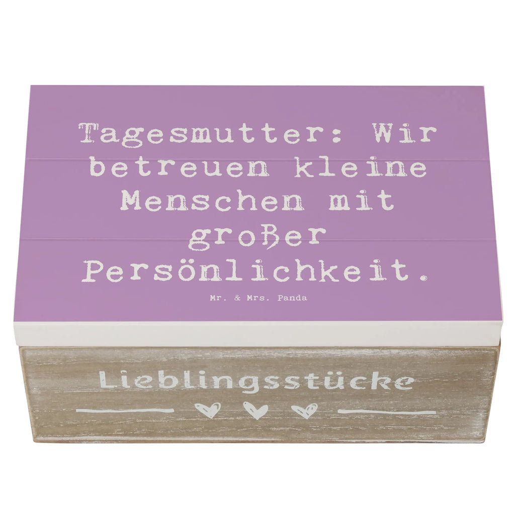 Holzkiste Spruch Tagesmutter Persönlichkeit Holzkiste, Kiste, Schatzkiste, Truhe, Schatulle, XXL, Erinnerungsbox, Erinnerungskiste, Dekokiste, Aufbewahrungsbox, Geschenkbox, Geschenkdose, Beruf, Ausbildung, Jubiläum, Abschied, Rente, Kollege, Kollegin, Geschenk, Schenken, Arbeitskollege, Mitarbeiter, Firma, Danke, Dankeschön