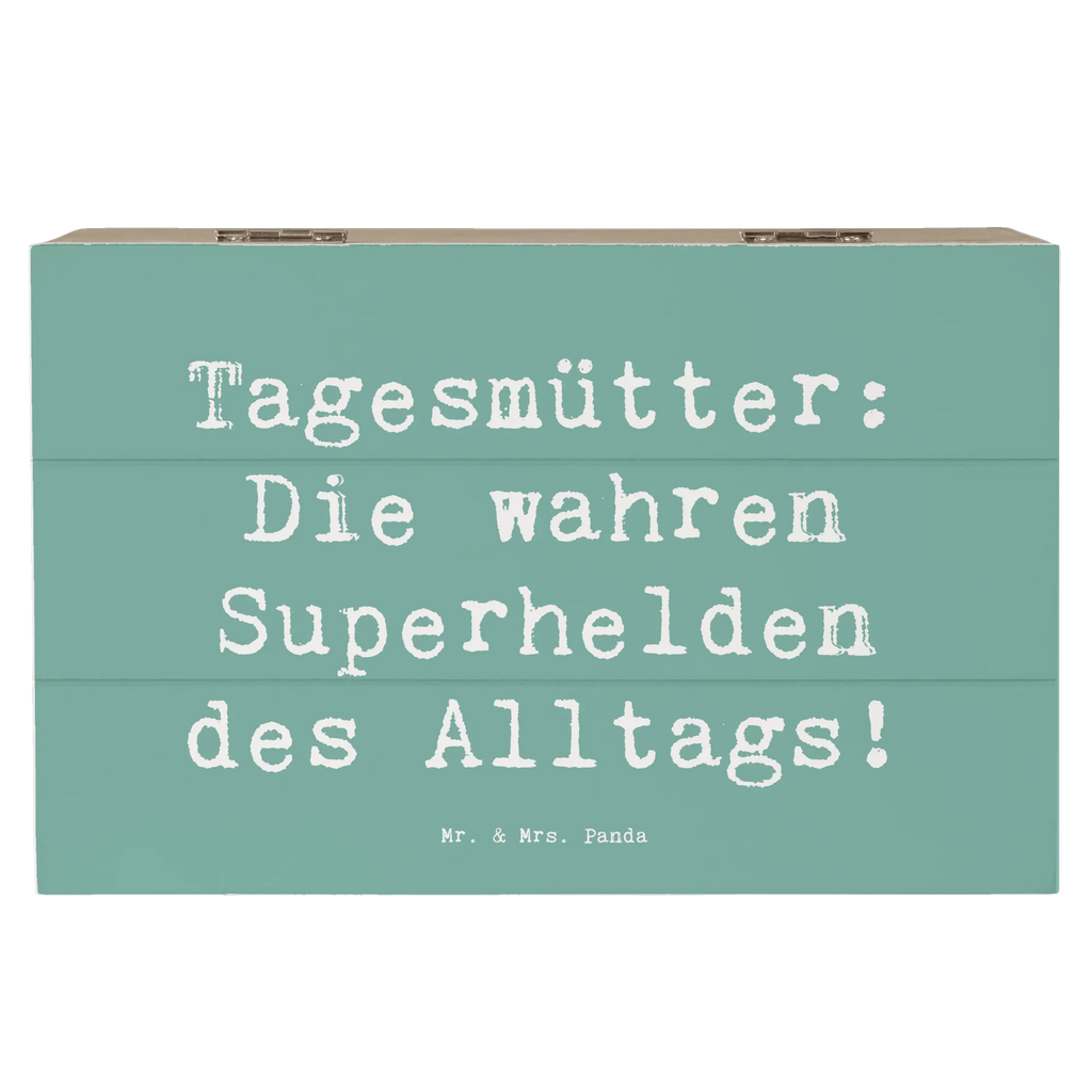 Holzkiste Spruch Tagesmutter Superheld Holzkiste, Kiste, Schatzkiste, Truhe, Schatulle, XXL, Erinnerungsbox, Erinnerungskiste, Dekokiste, Aufbewahrungsbox, Geschenkbox, Geschenkdose, Beruf, Ausbildung, Jubiläum, Abschied, Rente, Kollege, Kollegin, Geschenk, Schenken, Arbeitskollege, Mitarbeiter, Firma, Danke, Dankeschön