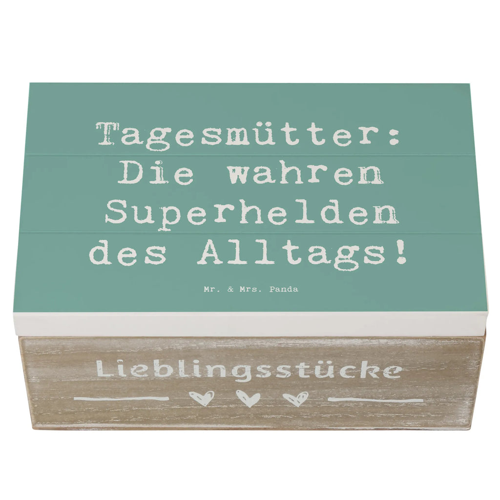 Holzkiste Spruch Tagesmutter Superheld Holzkiste, Kiste, Schatzkiste, Truhe, Schatulle, XXL, Erinnerungsbox, Erinnerungskiste, Dekokiste, Aufbewahrungsbox, Geschenkbox, Geschenkdose, Beruf, Ausbildung, Jubiläum, Abschied, Rente, Kollege, Kollegin, Geschenk, Schenken, Arbeitskollege, Mitarbeiter, Firma, Danke, Dankeschön