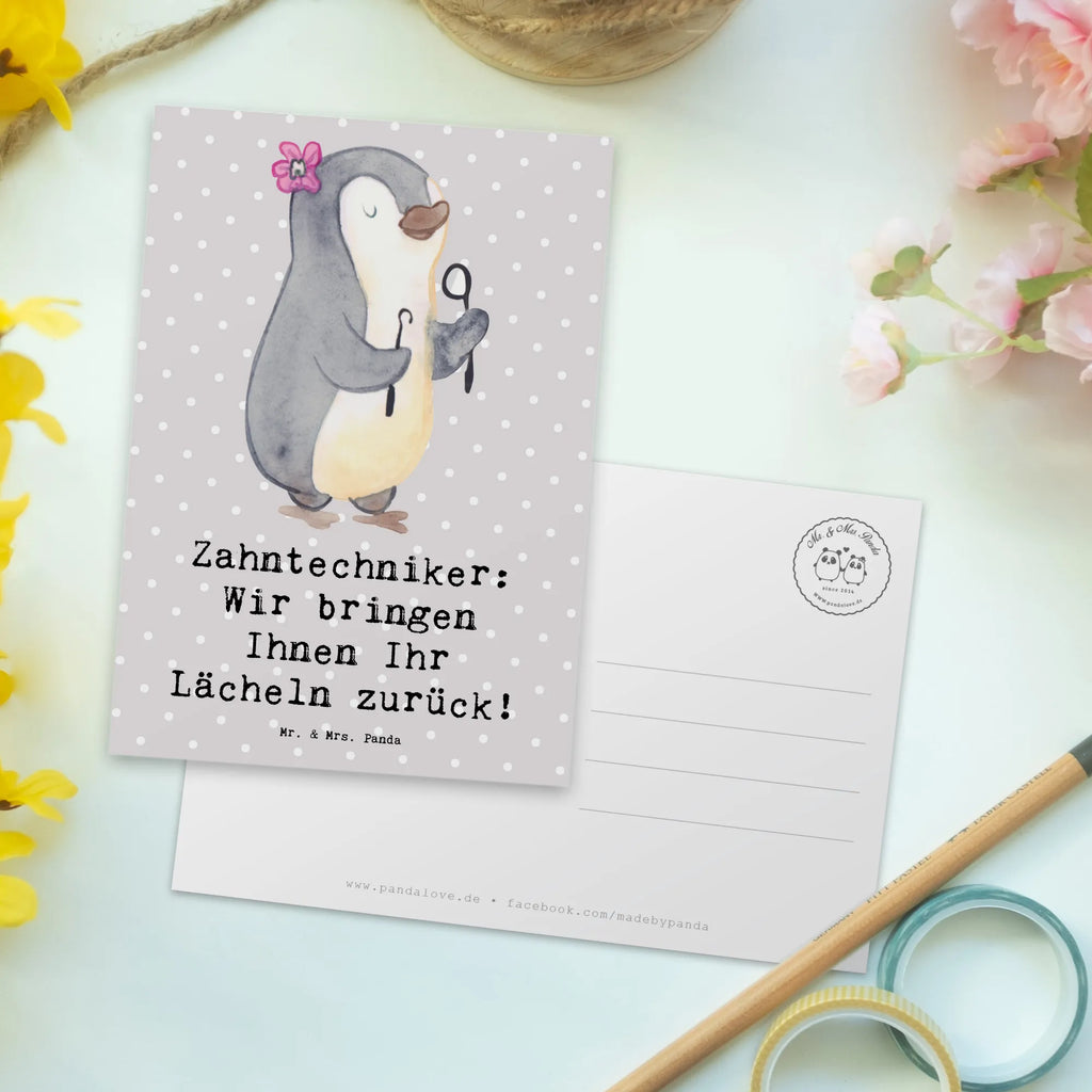 Postkarte Zahntechniker: Wir bringen Ihnen Ihr Lächeln zurück! Postkarte, Karte, Geschenkkarte, Grußkarte, Einladung, Ansichtskarte, Geburtstagskarte, Einladungskarte, Dankeskarte, Ansichtskarten, Einladung Geburtstag, Einladungskarten Geburtstag, Beruf, Ausbildung, Jubiläum, Abschied, Rente, Kollege, Kollegin, Geschenk, Schenken, Arbeitskollege, Mitarbeiter, Firma, Danke, Dankeschön