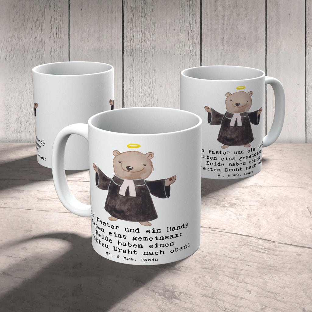 Tasse Ein Pastor und ein Handy haben eins gemeinsam: Beide haben einen direkten Draht nach oben! Tasse, Kaffeetasse, Teetasse, Becher, Kaffeebecher, Teebecher, Keramiktasse, Porzellantasse, Büro Tasse, Geschenk Tasse, Tasse Sprüche, Tasse Motive, Kaffeetassen, Tasse bedrucken, Designer Tasse, Cappuccino Tassen, Schöne Teetassen, Beruf, Ausbildung, Jubiläum, Abschied, Rente, Kollege, Kollegin, Geschenk, Schenken, Arbeitskollege, Mitarbeiter, Firma, Danke, Dankeschön