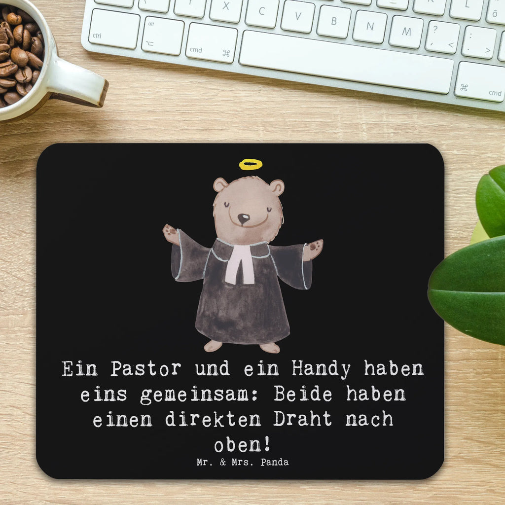 Mauspad Ein Pastor und ein Handy haben eins gemeinsam: Beide haben einen direkten Draht nach oben! Mousepad, Computer zubehör, Büroausstattung, PC Zubehör, Arbeitszimmer, Mauspad, Einzigartiges Mauspad, Designer Mauspad, Mausunterlage, Mauspad Büro, Beruf, Ausbildung, Jubiläum, Abschied, Rente, Kollege, Kollegin, Geschenk, Schenken, Arbeitskollege, Mitarbeiter, Firma, Danke, Dankeschön