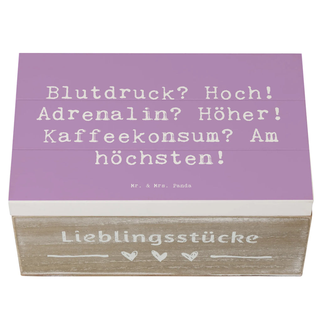 Holzkiste Spruch Blutdruck? Hoch! Adrenalin? Höher! Kaffeekonsum? Am höchsten! Holzkiste, Kiste, Schatzkiste, Truhe, Schatulle, XXL, Erinnerungsbox, Erinnerungskiste, Dekokiste, Aufbewahrungsbox, Geschenkbox, Geschenkdose, Beruf, Ausbildung, Jubiläum, Abschied, Rente, Kollege, Kollegin, Geschenk, Schenken, Arbeitskollege, Mitarbeiter, Firma, Danke, Dankeschön