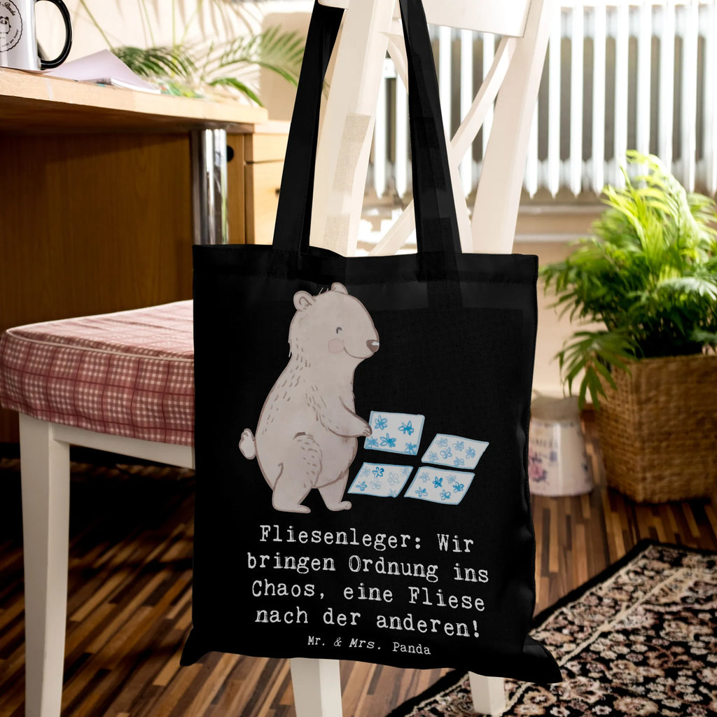 Tragetasche Fliesenleger: Wir bringen Ordnung ins Chaos, eine Fliese nach der anderen! Beuteltasche, Beutel, Einkaufstasche, Jutebeutel, Stoffbeutel, Tasche, Shopper, Umhängetasche, Strandtasche, Schultertasche, Stofftasche, Tragetasche, Badetasche, Jutetasche, Einkaufstüte, Laptoptasche, Beruf, Ausbildung, Jubiläum, Abschied, Rente, Kollege, Kollegin, Geschenk, Schenken, Arbeitskollege, Mitarbeiter, Firma, Danke, Dankeschön