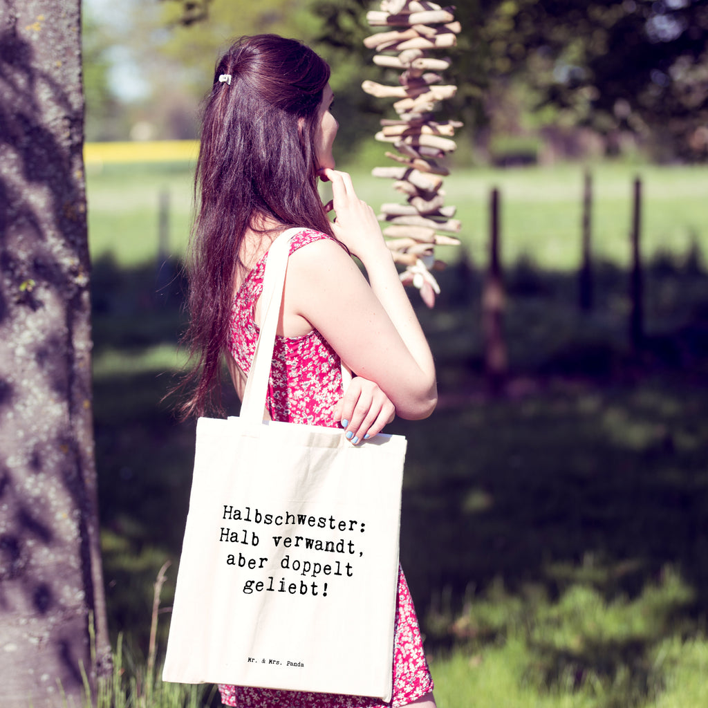 Tragetasche Spruch Liebe Halbschwester Beuteltasche, Beutel, Einkaufstasche, Jutebeutel, Stoffbeutel, Tasche, Shopper, Umhängetasche, Strandtasche, Schultertasche, Stofftasche, Tragetasche, Badetasche, Jutetasche, Einkaufstüte, Laptoptasche, Familie, Vatertag, Muttertag, Bruder, Schwester, Mama, Papa, Oma, Opa