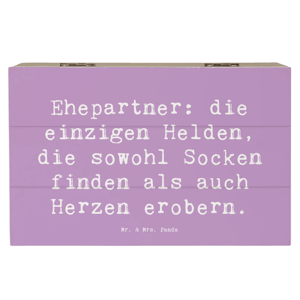 Holzkiste Spruch Ehepartner Helden Holzkiste, Kiste, Schatzkiste, Truhe, Schatulle, XXL, Erinnerungsbox, Erinnerungskiste, Dekokiste, Aufbewahrungsbox, Geschenkbox, Geschenkdose, Familie, Vatertag, Muttertag, Bruder, Schwester, Mama, Papa, Oma, Opa