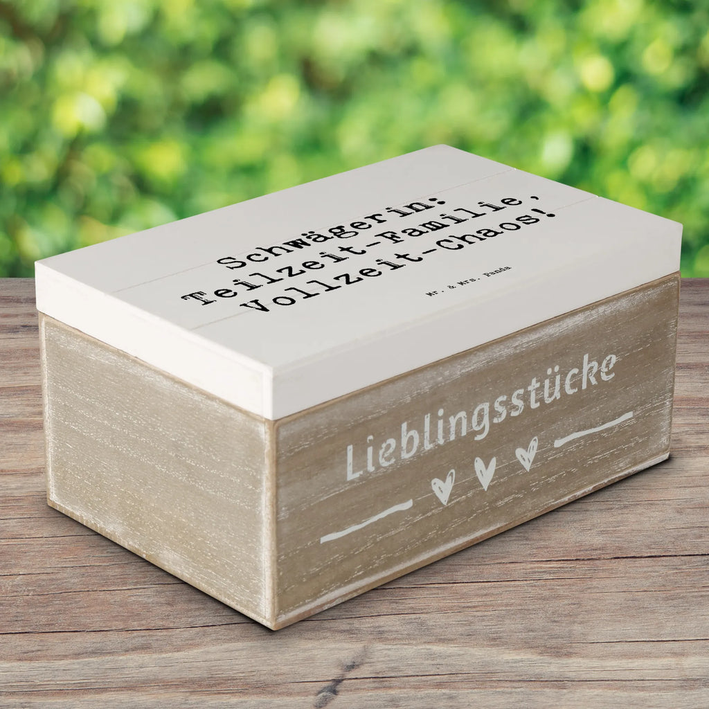 Holzkiste Spruch Schwägerin Chaos Holzkiste, Kiste, Schatzkiste, Truhe, Schatulle, XXL, Erinnerungsbox, Erinnerungskiste, Dekokiste, Aufbewahrungsbox, Geschenkbox, Geschenkdose, Familie, Vatertag, Muttertag, Bruder, Schwester, Mama, Papa, Oma, Opa