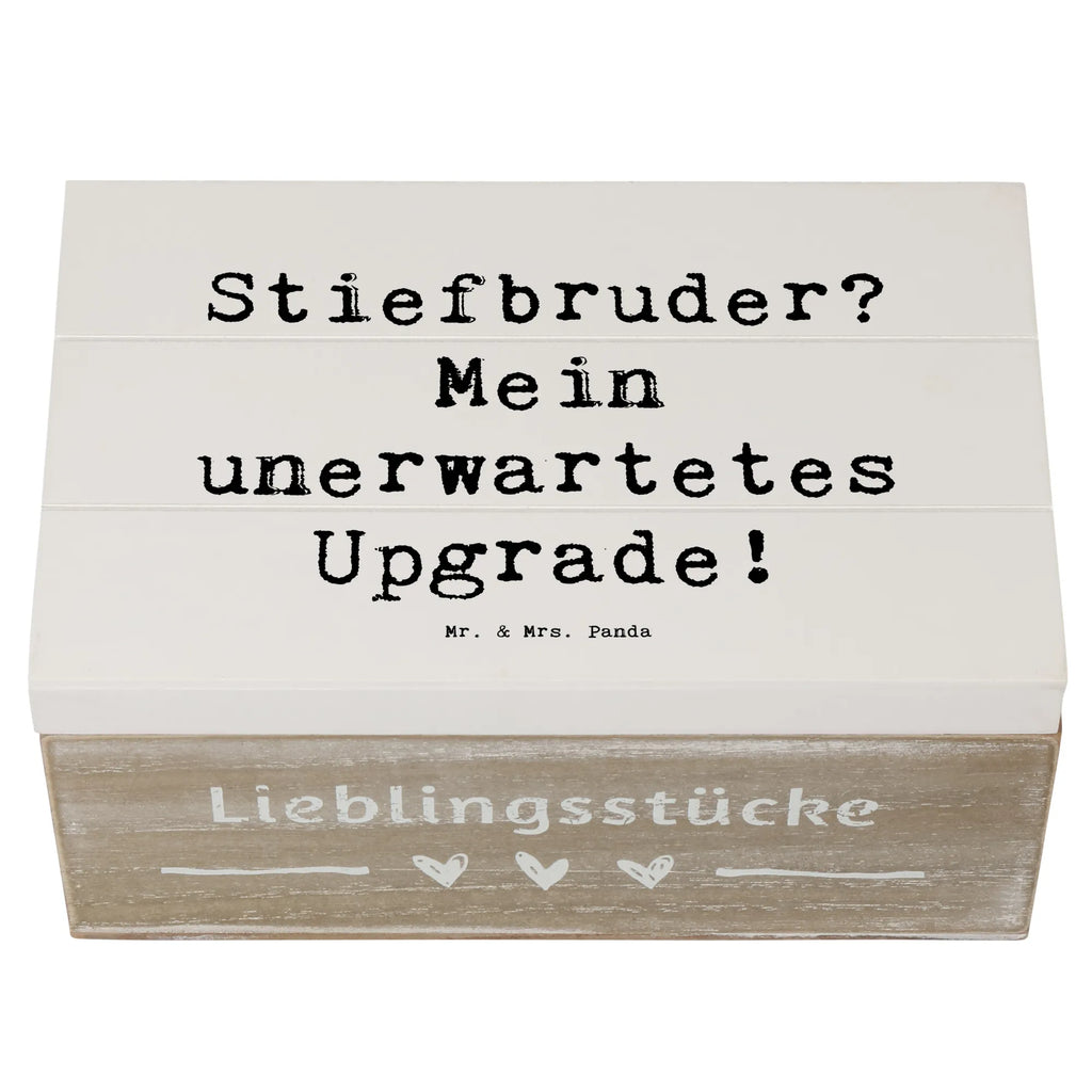 Holzkiste Spruch Stiefbruder Upgrade Holzkiste, Kiste, Schatzkiste, Truhe, Schatulle, XXL, Erinnerungsbox, Erinnerungskiste, Dekokiste, Aufbewahrungsbox, Geschenkbox, Geschenkdose, Familie, Vatertag, Muttertag, Bruder, Schwester, Mama, Papa, Oma, Opa