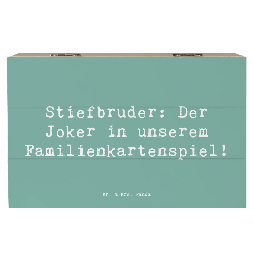 Holzkiste Spruch Stiefbruder: Der Joker in unserem Familienkartenspiel! Holzkiste, Kiste, Schatzkiste, Truhe, Schatulle, XXL, Erinnerungsbox, Erinnerungskiste, Dekokiste, Aufbewahrungsbox, Geschenkbox, Geschenkdose, Familie, Vatertag, Muttertag, Bruder, Schwester, Mama, Papa, Oma, Opa