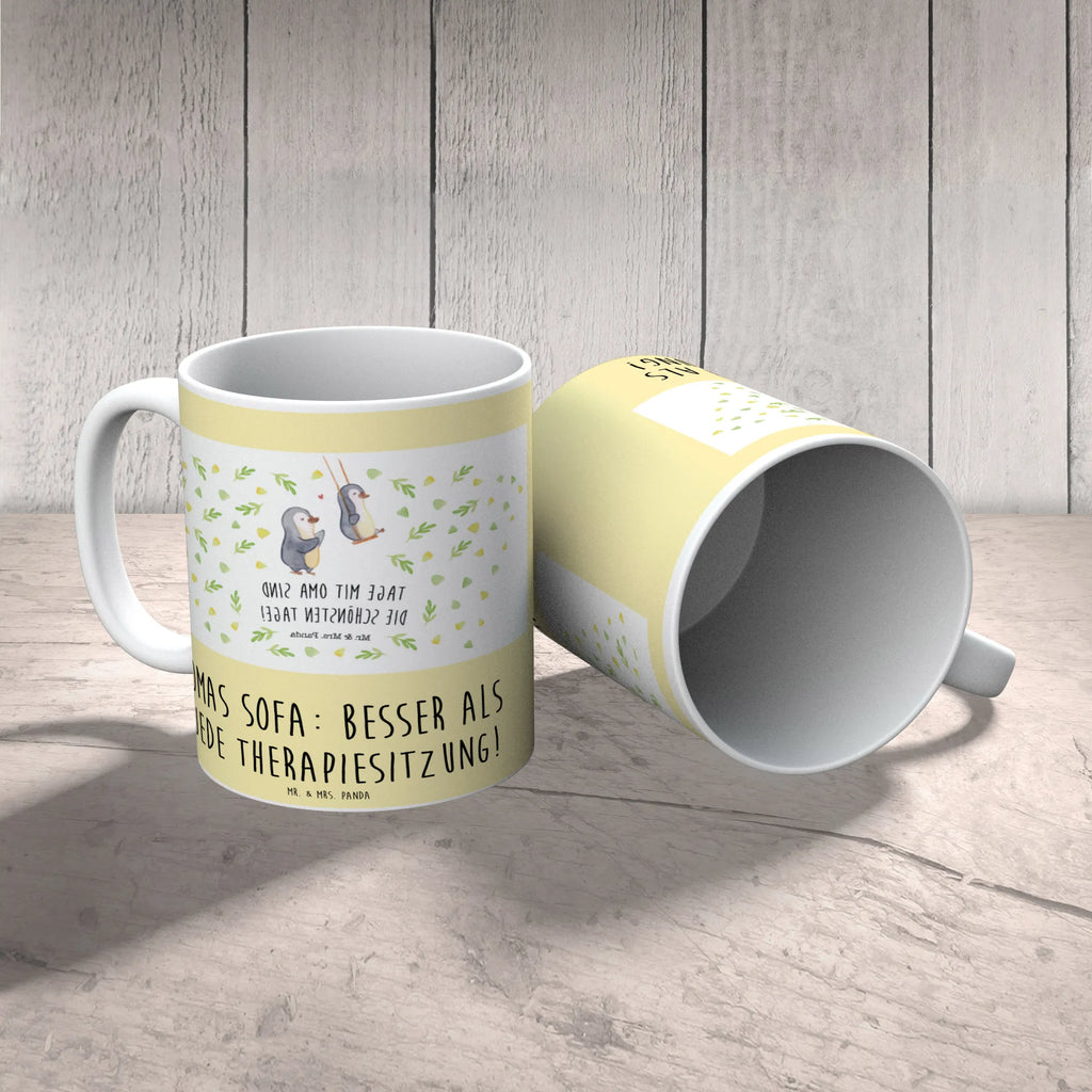 Tasse Omas Sofa: besser als jede Therapiesitzung! Tasse, Kaffeetasse, Teetasse, Becher, Kaffeebecher, Teebecher, Keramiktasse, Porzellantasse, Büro Tasse, Geschenk Tasse, Tasse Sprüche, Tasse Motive, Kaffeetassen, Tasse bedrucken, Designer Tasse, Cappuccino Tassen, Schöne Teetassen, Familie, Vatertag, Muttertag, Bruder, Schwester, Mama, Papa, Oma, Opa