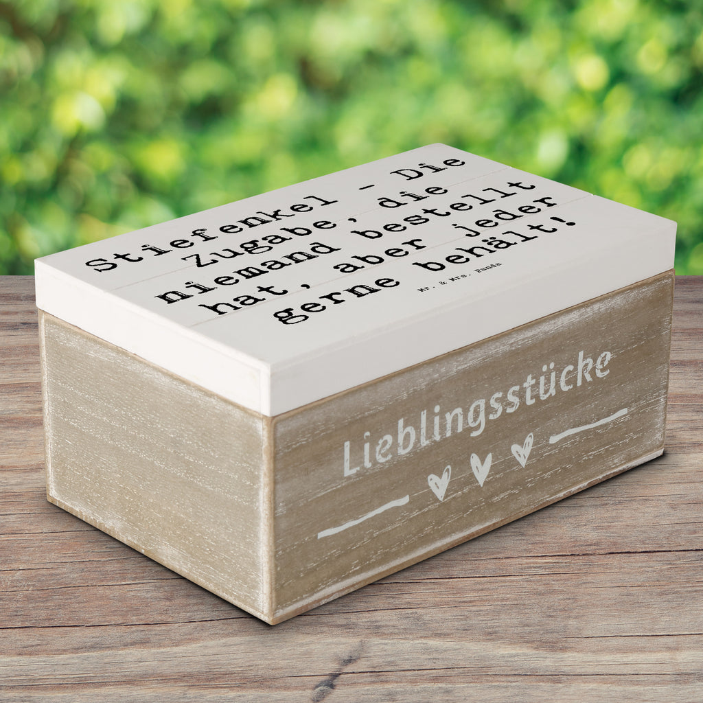 Holzkiste Spruch Stiefenkel Freude Holzkiste, Kiste, Schatzkiste, Truhe, Schatulle, XXL, Erinnerungsbox, Erinnerungskiste, Dekokiste, Aufbewahrungsbox, Geschenkbox, Geschenkdose, Familie, Vatertag, Muttertag, Bruder, Schwester, Mama, Papa, Oma, Opa