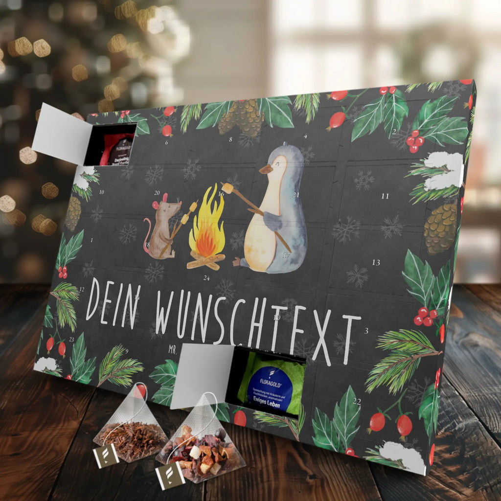 Personalisierter Tee Adventskalender Pinguin Lagerfeuer Personalisierter Tee Adventskalender, Pinguin, Maus, Pinguine, Lagerfeuer, Leben, Arbeit, Job, Motivation, Büro, Büroalltag, Lebensspruch, Lebensmotivation, Neustart, Liebe, grillen, Feuer, Marshmallows