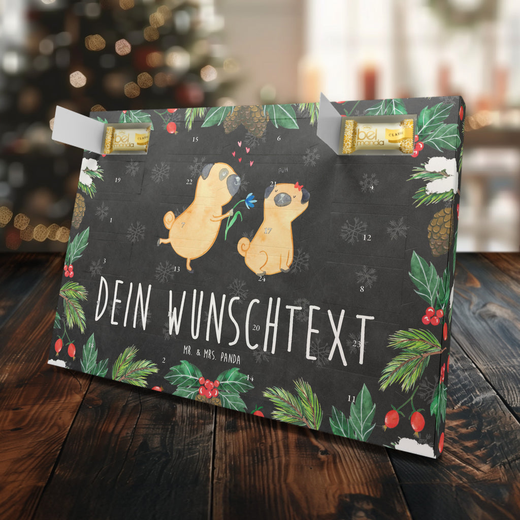 Personalisierter Marzipan Adventskalender Mops Verliebt Personalisierter Marzipan Adventskalender, Hund, Hundemotiv, Haustier, Hunderasse, Tierliebhaber, Hundebesitzer, Sprüche, Mops, Möpse, Hundeliebe, verliebt, Liebe, Liebesspruch. Verlobt, Geschenk Freund, Partner