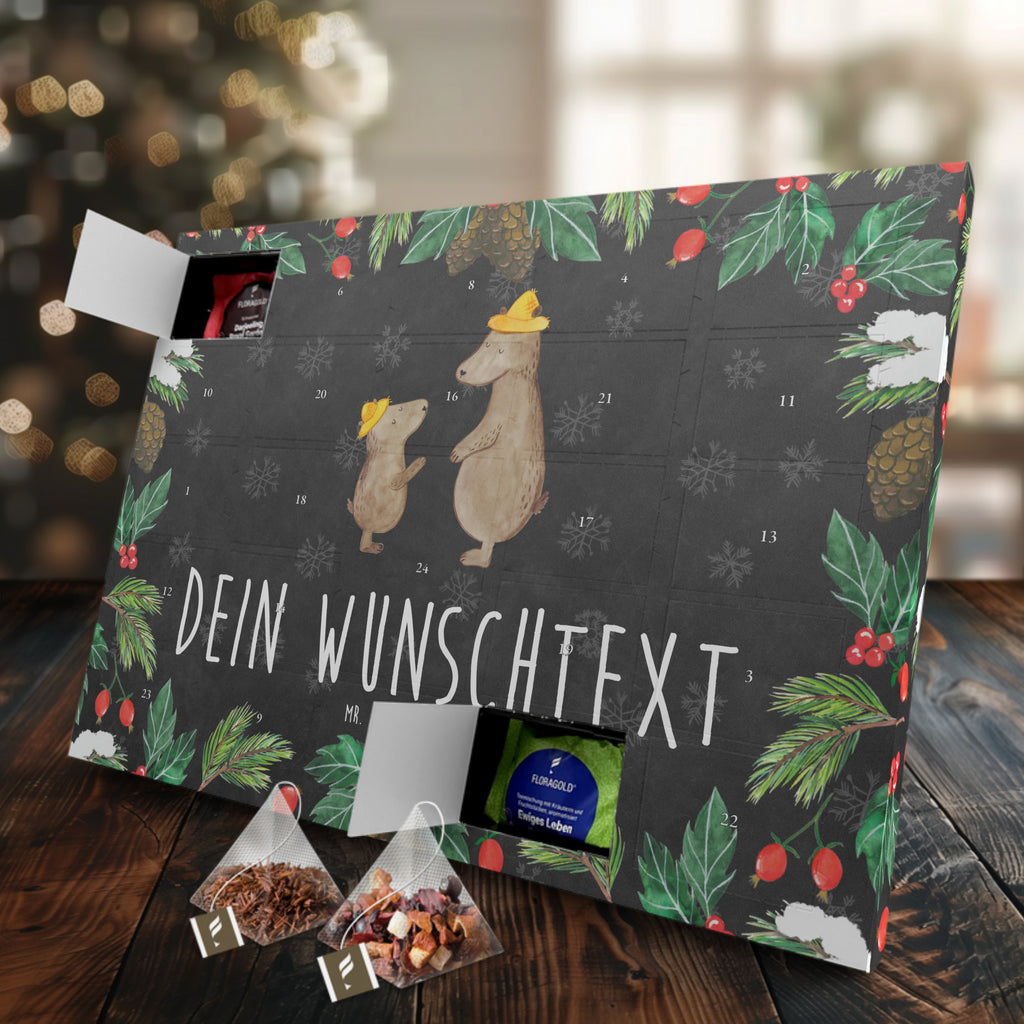 Personalisierter Tee Adventskalender Bären mit Hut Personalisierter Tee Adventskalender, Familie, Vatertag, Muttertag, Bruder, Schwester, Mama, Papa, Oma, Opa, Bär, Bären, Vater, Papi, Paps, Dad, Daddy, Lieblingsmensch, Sohn, Söhne, Kind, Kinder, Vater-Sohn, Family, Vorbild