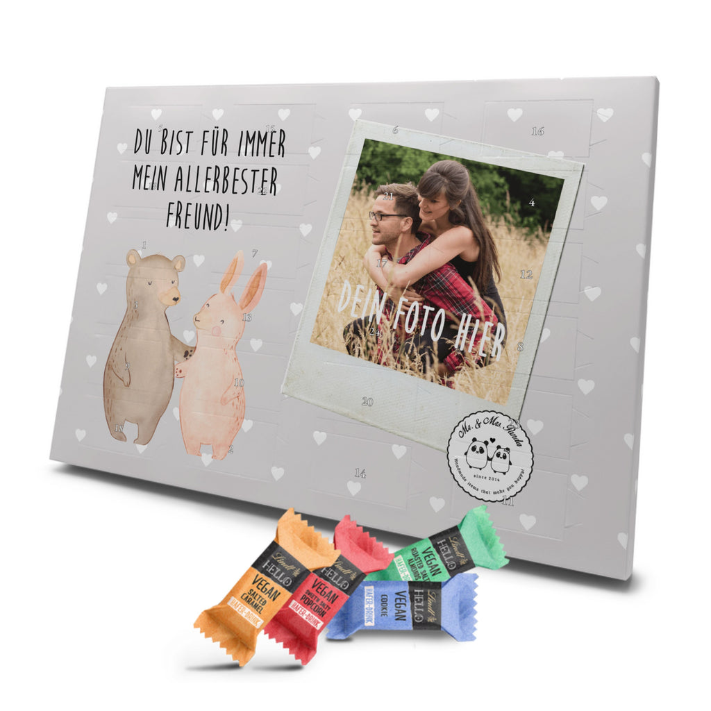 Personalisierter veganer Foto Adventskalender Bär und Hase Umarmen Personalisierter veganer Adventskalender, Liebe, Partner, Freund, Freundin, Ehemann, Ehefrau, Heiraten, Verlobung, Heiratsantrag, Liebesgeschenk, Jahrestag, Hocheitstag, Freunde, bester Freund, Hase, Bär, Bärchen, best friends