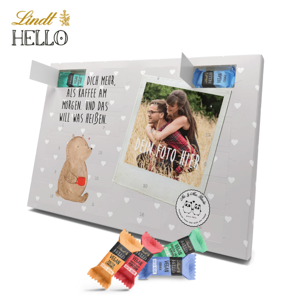 Personalisierter veganer Foto Adventskalender Bär Morgenkaffee Personalisierter veganer Adventskalender, Liebe, Partner, Freund, Freundin, Ehemann, Ehefrau, Heiraten, Verlobung, Heiratsantrag, Liebesgeschenk, Jahrestag, Hocheitstag, Valentinstag, Geschenk für Frauen, Hochzeitstag, Mitbringsel, Geschenk für Freundin, Geschenk für Partner, Liebesbeweis, für Männer, für Ehemann