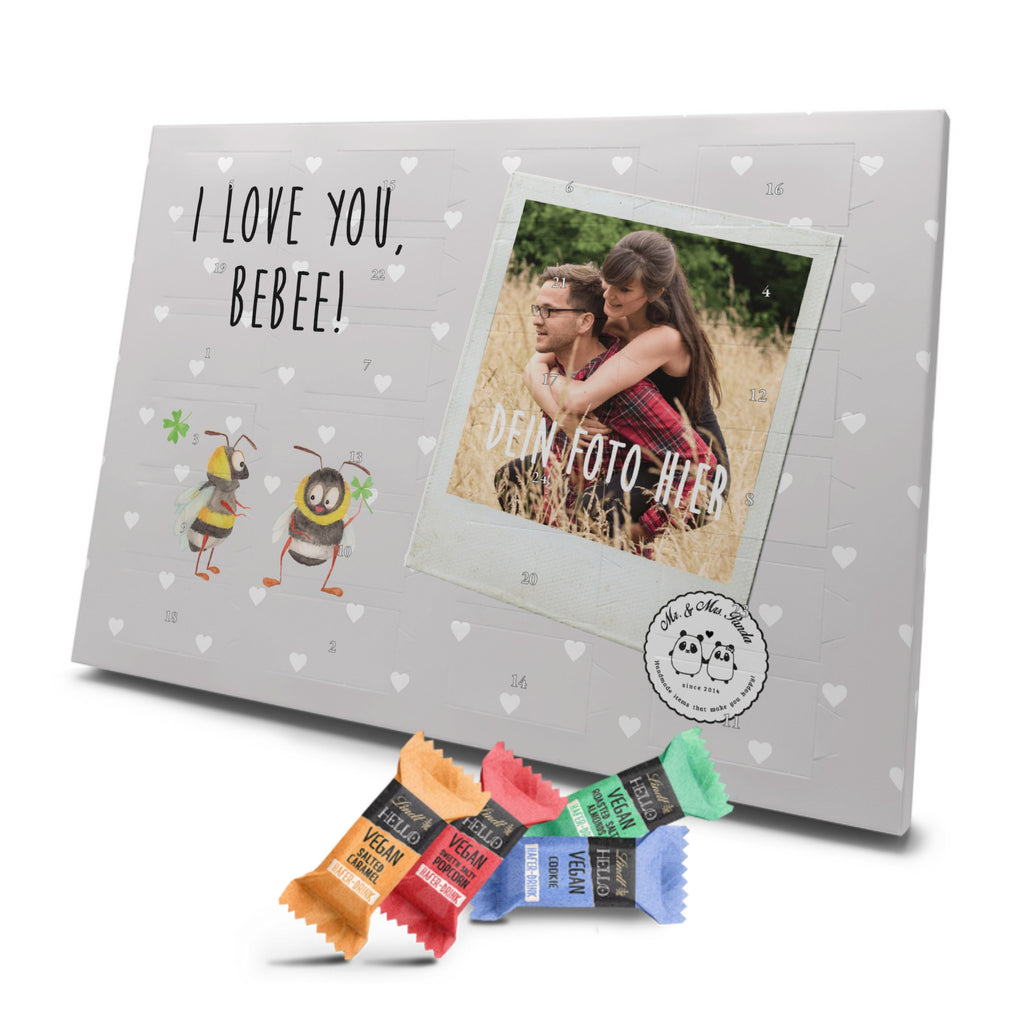 Personalisierter veganer Foto Adventskalender Bienen Paar Personalisierter veganer Adventskalender, Liebe, Partner, Freund, Freundin, Ehemann, Ehefrau, Heiraten, Verlobung, Heiratsantrag, Liebesgeschenk, Jahrestag, Hocheitstag, Valentinstag, Geschenk für Frauen, Hochzeitstag, Mitbringsel, Geschenk für Freundin, Geschenk für Partner, Liebesbeweis, für Männer, für Ehemann, Schildkröten, verliebte Schildkröten