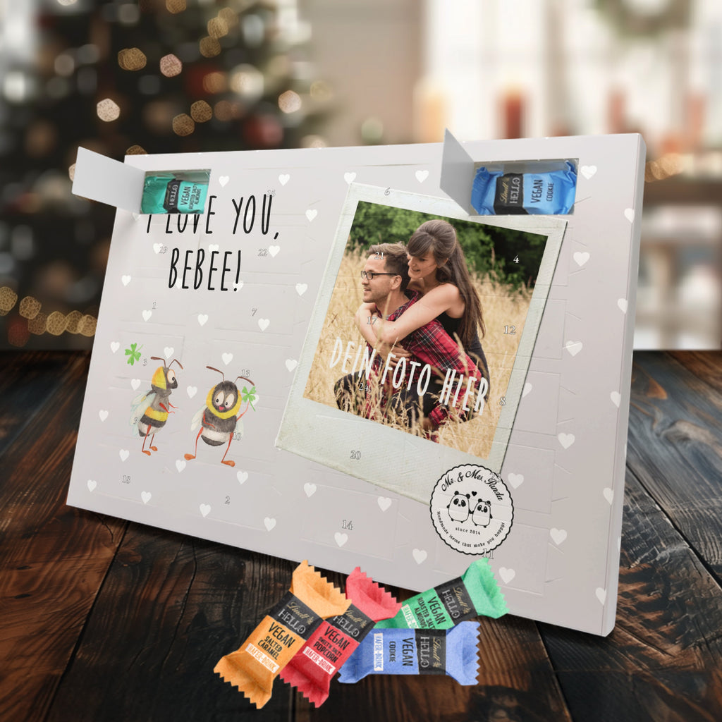 Personalisierter veganer Foto Adventskalender Bienen Paar Personalisierter veganer Adventskalender, Liebe, Partner, Freund, Freundin, Ehemann, Ehefrau, Heiraten, Verlobung, Heiratsantrag, Liebesgeschenk, Jahrestag, Hocheitstag, Valentinstag, Geschenk für Frauen, Hochzeitstag, Mitbringsel, Geschenk für Freundin, Geschenk für Partner, Liebesbeweis, für Männer, für Ehemann, Schildkröten, verliebte Schildkröten