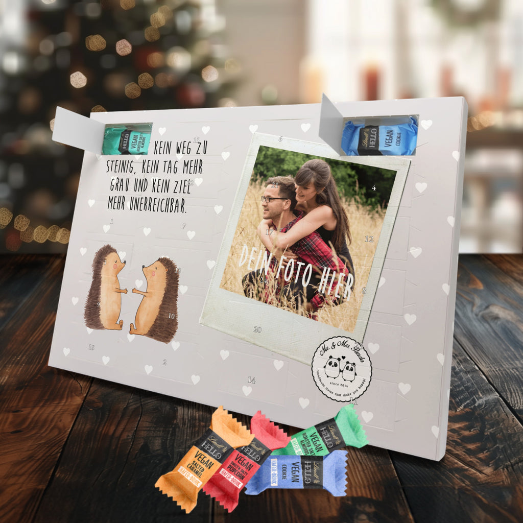 Personalisierter veganer Foto Adventskalender Igel Liebe Personalisierter veganer Adventskalender, Liebe, Partner, Freund, Freundin, Ehemann, Ehefrau, Heiraten, Verlobung, Heiratsantrag, Liebesgeschenk, Jahrestag, Hocheitstag, Verliebt, Verlobt, Verheiratet, Geschenk, Liebesbeweis, Hochzeitstag, Hochzeit, Igel