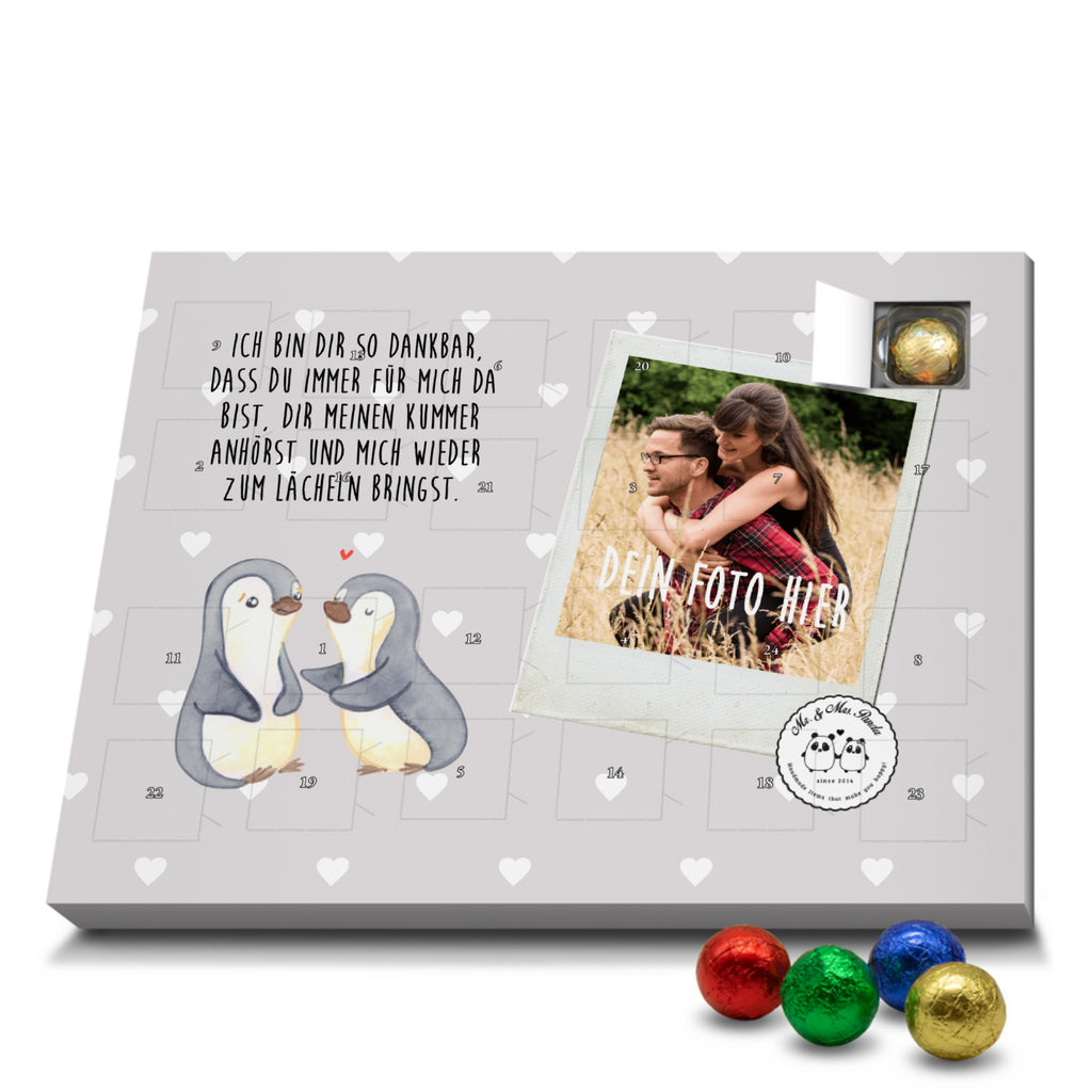 Personalisierter Schoko Foto Adventskalender Pinguine trösten Personalisierter Adventskalender, Adventskalender mit Namen, Liebe, Partner, Freund, Freundin, Ehemann, Ehefrau, Heiraten, Verlobung, Heiratsantrag, Liebesgeschenk, Jahrestag, Hocheitstag, Valentinstag, Geschenk für Frauen, Hochzeitstag, Mitbringsel, Geschenk für Freundin, Geschenk für Partner, Liebesbeweis, für Männer, für Ehemann