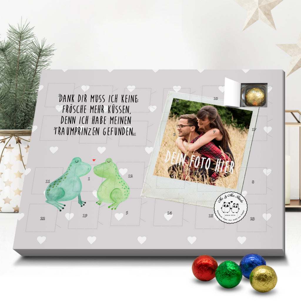 Personalisierter Schoko Foto Adventskalender Frosch Liebe Personalisierter Adventskalender, Adventskalender mit Namen, Liebe, Partner, Freund, Freundin, Ehemann, Ehefrau, Heiraten, Verlobung, Heiratsantrag, Liebesgeschenk, Jahrestag, Hocheitstag, Verliebt, Verlobt, Verheiratet, Geschenk Freundin, Geschenk Freund, Liebesbeweis, Hochzeitstag, Geschenk Hochzeit, Frosch, Frösche, Froschkönig, Fröschchen