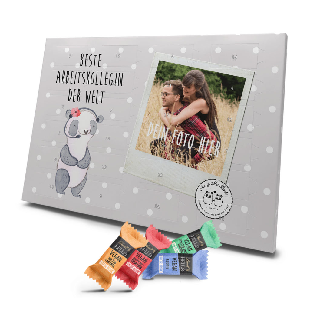 Personalisierter veganer Foto Adventskalender Panda Beste Arbeitskollegin der Welt Personalisierter veganer Adventskalender, für, Dankeschön, Geschenk, Schenken, Geburtstag, Geburtstagsgeschenk, Geschenkidee, Danke, Bedanken, Mitbringsel, Freude machen, Geschenktipp, Arbeitskollegin, Kollegin, Freundin, Büro, Abschiedsgeschenk, Ruhestand, Arbeit, Mitarbeiterin, Berufsgenossin, Beruf