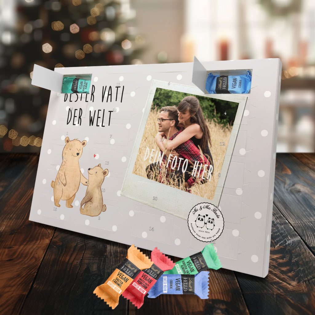 Personalisierter veganer Foto Adventskalender Bär Bester Vati der Welt Personalisierter veganer Adventskalender, für, Dankeschön, Geschenk, Schenken, Geburtstag, Geburtstagsgeschenk, Geschenkidee, Danke, Bedanken, Mitbringsel, Freude machen, Geschenktipp, Vater, Papa, Dad, Daddy, Paps, Papi, Vati, Eltern, Geschenk Vater, Mann, Familie, Bester, Kleinigkeit