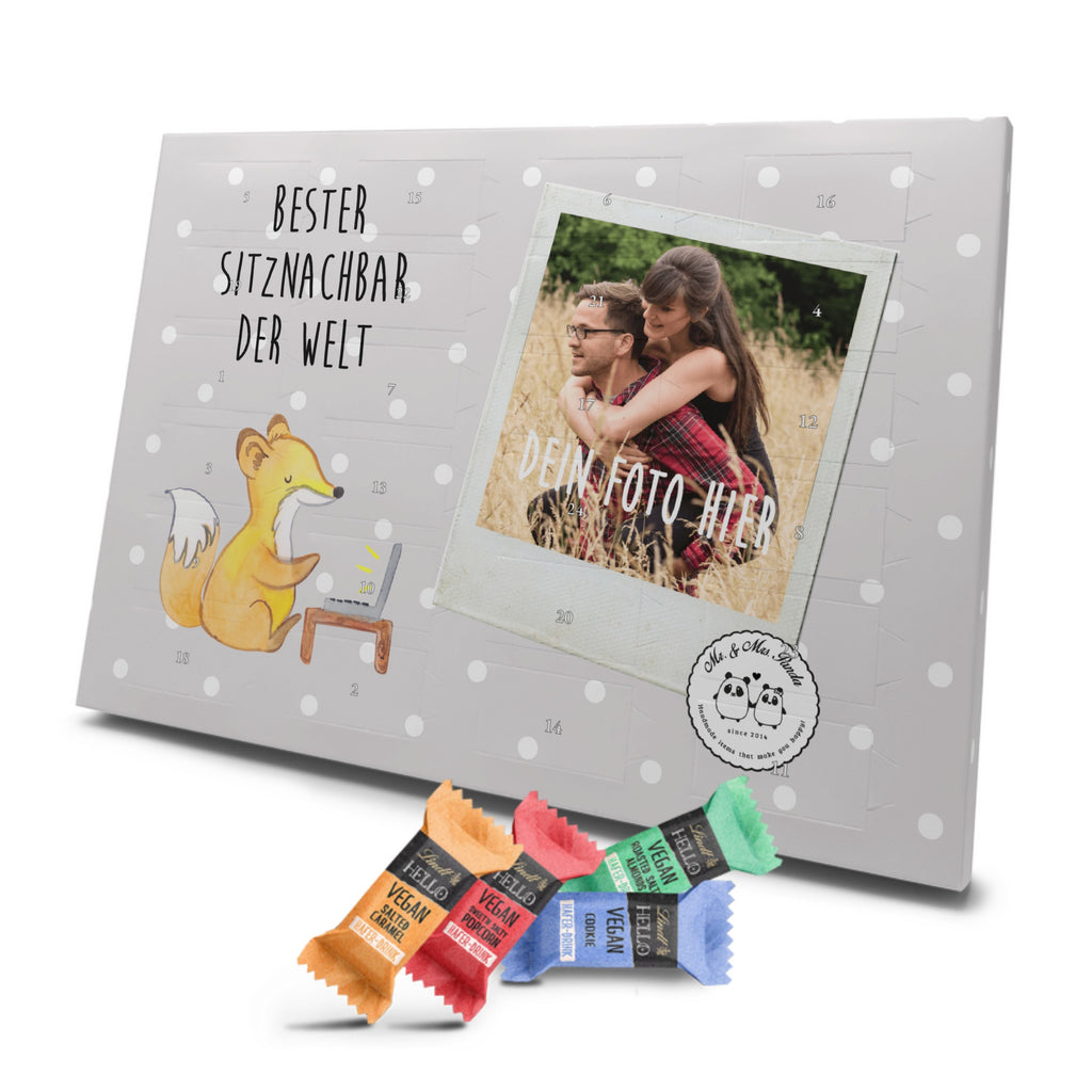 Personalisierter veganer Foto Adventskalender Fuchs Bester Sitznachbar der Welt Personalisierter veganer Adventskalender, für, Dankeschön, Geschenk, Schenken, Geburtstag, Geburtstagsgeschenk, Geschenkidee, Danke, Bedanken, Mitbringsel, Freude machen, Geschenktipp, Sitznachbar, Stuhlnachbar, Nachbar, Uni, Universität, Seminar, Kommilitone, Tischnachbar, Schule, Mitschüler, Mitstudent, Hochschule