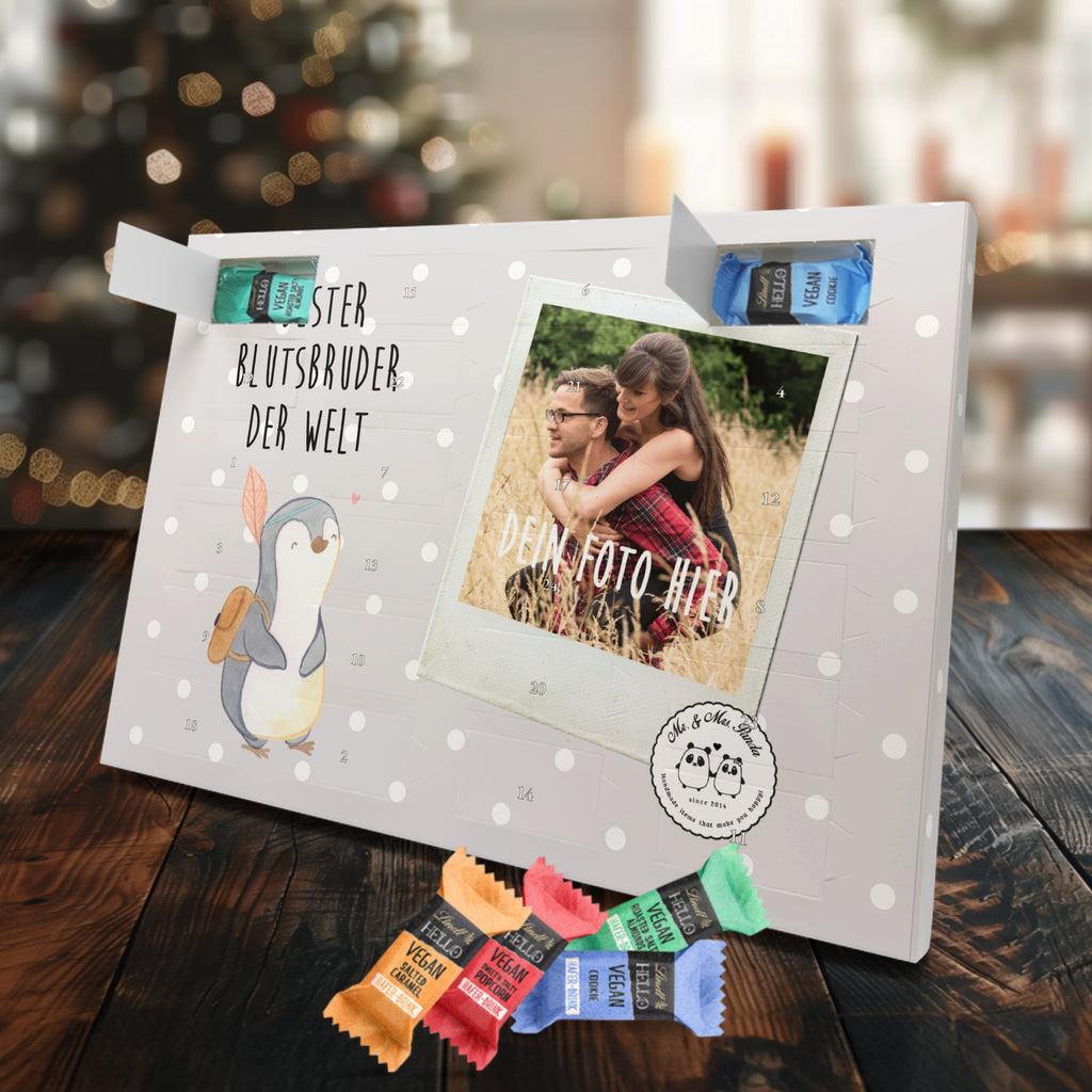 Personalisierter veganer Foto Adventskalender Pinguin Bester Blutsbruder der Welt Personalisierter veganer Adventskalender, für, Dankeschön, Geschenk, Schenken, Geburtstag, Geburtstagsgeschenk, Geschenkidee, Danke, Bedanken, Mitbringsel, Freude machen, Geschenktipp, Blutsbruder, Blutsgeschwister, Freund, Brüder, Geschwister, Bruderherz, Brother, Familie, Kleinigkeit, Bester, Sido