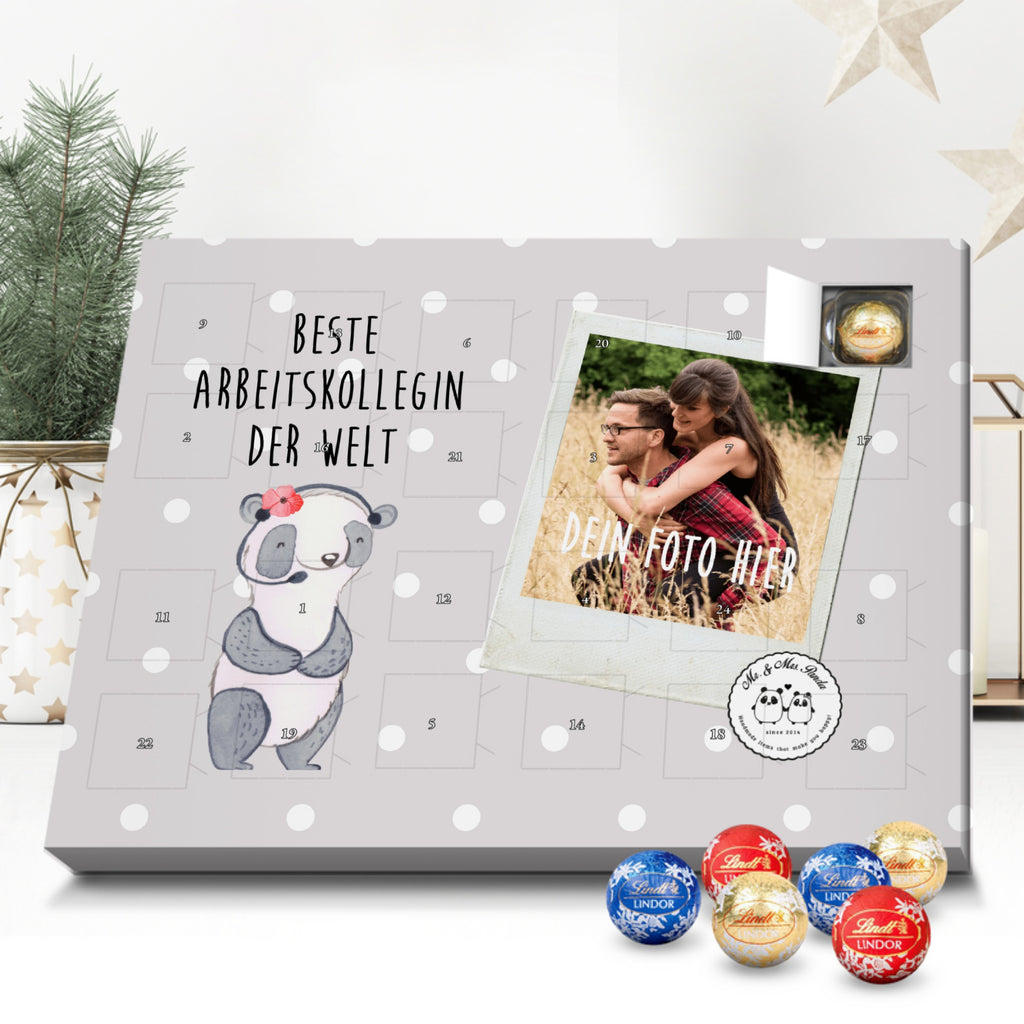 Personalisierter Kugel Markenschokolade Foto Adventskalender Panda Beste Arbeitskollegin der Welt Personalisierter Kugel Markenschokolade Adventskalender, für, Dankeschön, Geschenk, Schenken, Geburtstag, Geburtstagsgeschenk, Geschenkidee, Danke, Bedanken, Mitbringsel, Freude machen, Geschenktipp, Arbeitskollegin, Kollegin, Freundin, Büro, Abschiedsgeschenk, Ruhestand, Arbeit, Mitarbeiterin, Berufsgenossin, Beruf