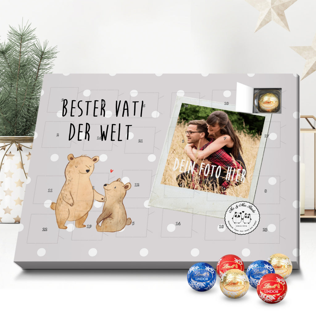 Personalisierter Kugel Markenschokolade Foto Adventskalender Bär Bester Vati der Welt Personalisierter Kugel Markenschokolade Adventskalender, für, Dankeschön, Geschenk, Schenken, Geburtstag, Geburtstagsgeschenk, Geschenkidee, Danke, Bedanken, Mitbringsel, Freude machen, Geschenktipp, Vater, Papa, Dad, Daddy, Paps, Papi, Vati, Eltern, Geschenk Vater, Mann, Familie, Bester, Kleinigkeit