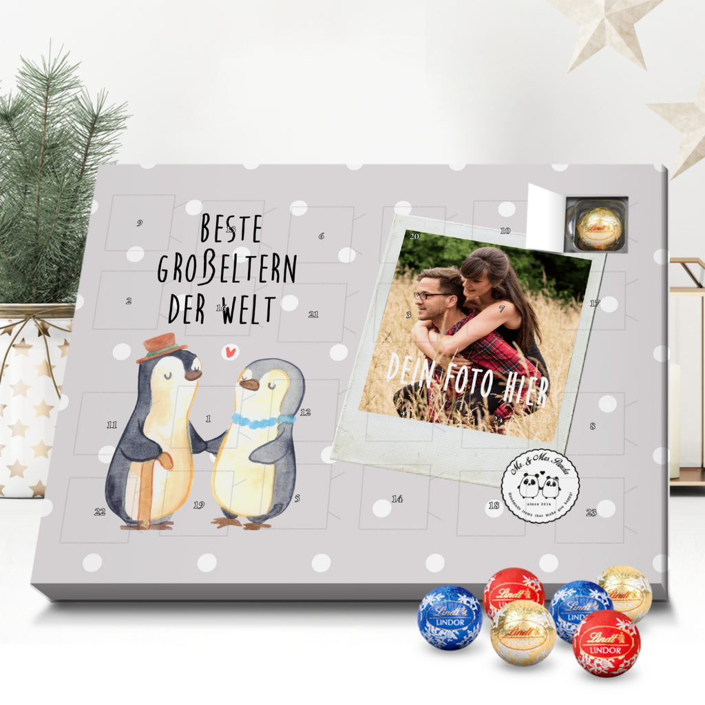 Personalisierter Kugel Markenschokolade Foto Adventskalender Pinguin Beste Großeltern der Welt Personalisierter Kugel Markenschokolade Adventskalender, für, Dankeschön, Geschenk, Schenken, Geburtstag, Geburtstagsgeschenk, Geschenkidee, Danke, Bedanken, Mitbringsel, Freude machen, Geschenktipp, Großeltern, Grosseltern, Großmutter, Großvater, Opa, Omi, Oma, Opi. Großpapa, Großmama, Enkel, Enkelin, Enkelkind, Kleinigkeit, Omma, Ommi, Oppa, Oppi, Bester