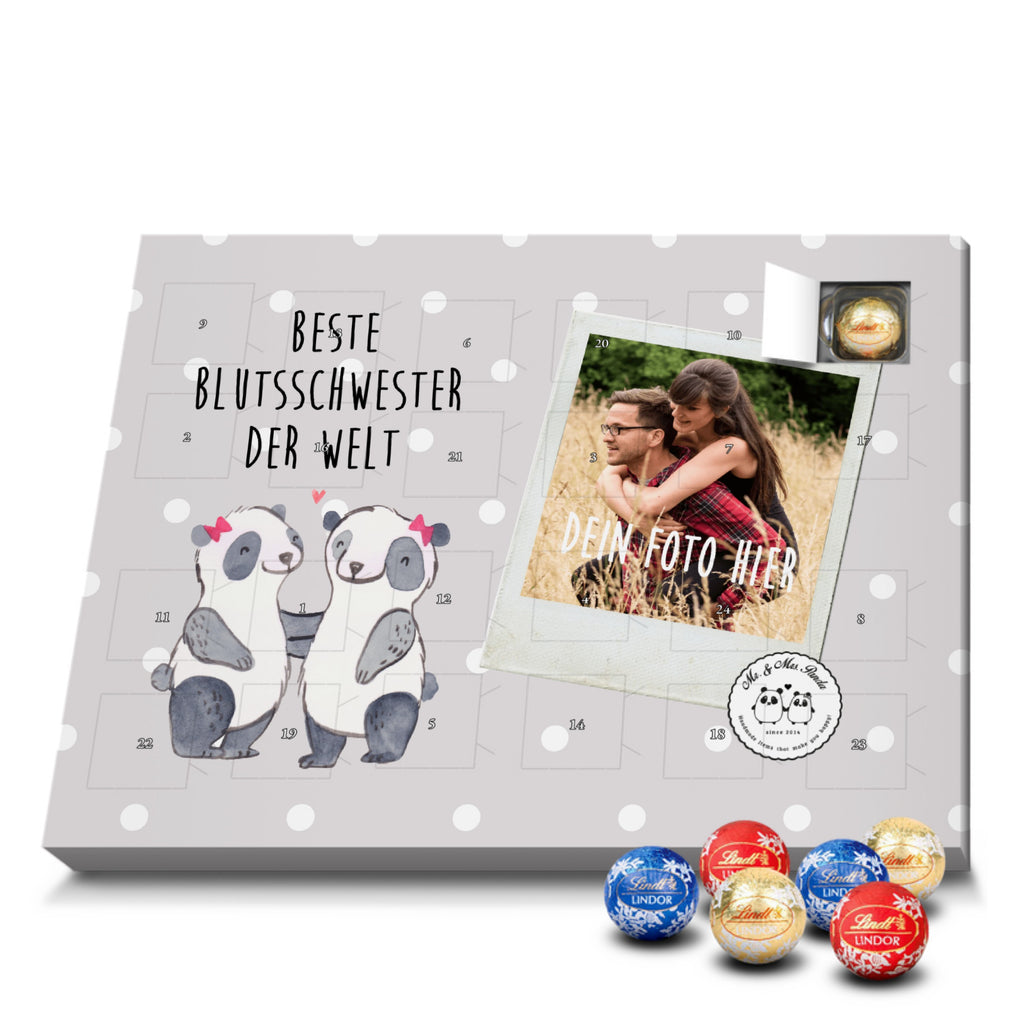 Personalisierter Kugel Markenschokolade Foto Adventskalender Panda Beste Blutsschwester der Welt Personalisierter Kugel Markenschokolade Adventskalender, für, Dankeschön, Geschenk, Schenken, Geburtstag, Geburtstagsgeschenk, Geschenkidee, Danke, Bedanken, Mitbringsel, Freude machen, Geschenktipp, Blutsschwester, Blutsgeschwister, Freundin, Bae, Schwestern, Schwester, Geschwister, Schwesterherz, Sister, Familie, Kleinigkeit, Beste, Tochter, Liebe