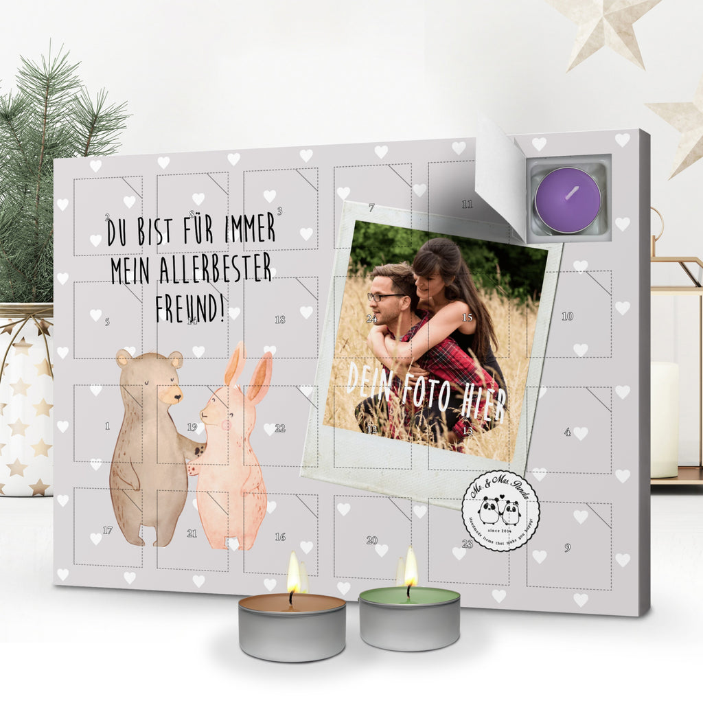 Personalisierter Duftkerzen Foto Adventskalender Bär und Hase Umarmen Personalisierter Duftkerzen Adventskalender, Liebe, Partner, Freund, Freundin, Ehemann, Ehefrau, Heiraten, Verlobung, Heiratsantrag, Liebesgeschenk, Jahrestag, Hocheitstag, Freunde, bester Freund, Hase, Bär, Bärchen, best friends