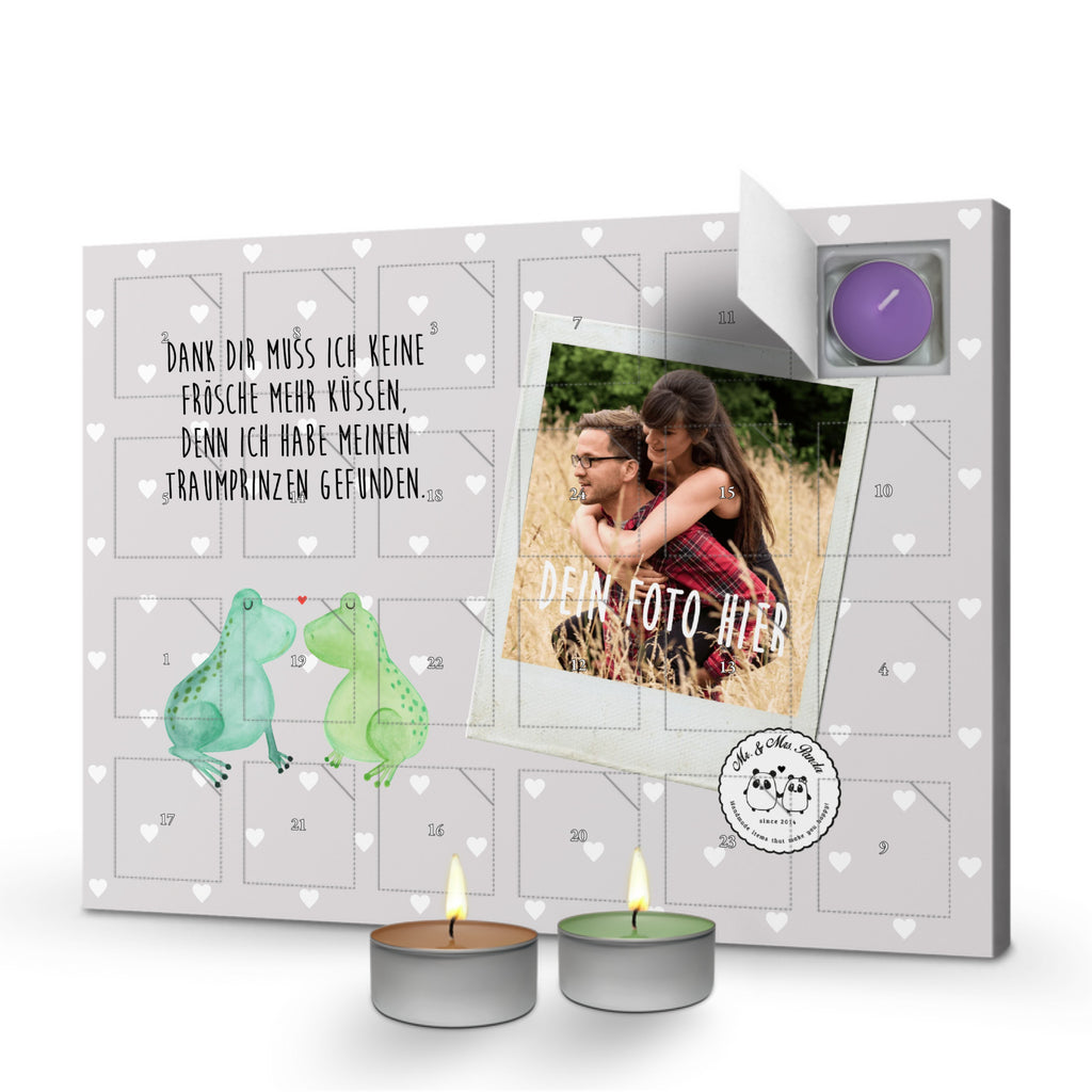 Personalisierter Duftkerzen Foto Adventskalender Frosch Liebe Personalisierter Duftkerzen Adventskalender, Liebe, Partner, Freund, Freundin, Ehemann, Ehefrau, Heiraten, Verlobung, Heiratsantrag, Liebesgeschenk, Jahrestag, Hocheitstag, Verliebt, Verlobt, Verheiratet, Geschenk Freundin, Geschenk Freund, Liebesbeweis, Hochzeitstag, Geschenk Hochzeit, Frosch, Frösche, Froschkönig, Fröschchen