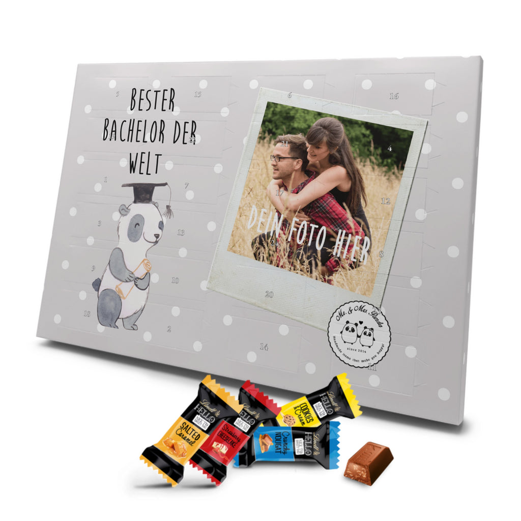 Personalisierter Markenschokolade Foto Adventskalender Panda Bester Bachelor der Welt Personalisierter Adventskalender, für, Dankeschön, Geschenk, Schenken, Geburtstag, Geburtstagsgeschenk, Geschenkidee, Danke, Bedanken, Mitbringsel, Freude machen, Geschenktipp, Bachelor, Student, Studium, Sohn, Spaß, Musterschüler, lustig, Studienabschluss, witzig, Universität, Abschluss, Alumni, Uni, Studenten, Hochschule