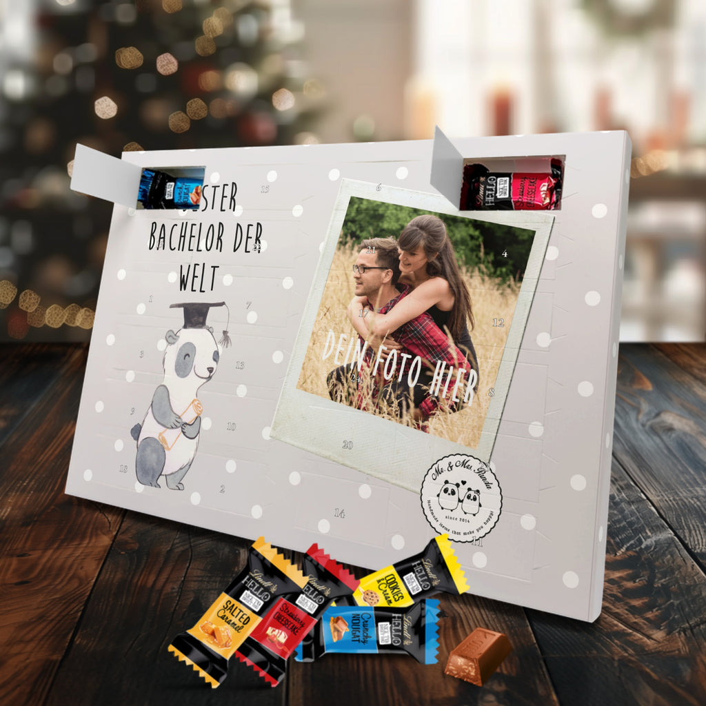 Personalisierter Markenschokolade Foto Adventskalender Panda Bester Bachelor der Welt Personalisierter Adventskalender, für, Dankeschön, Geschenk, Schenken, Geburtstag, Geburtstagsgeschenk, Geschenkidee, Danke, Bedanken, Mitbringsel, Freude machen, Geschenktipp, Bachelor, Student, Studium, Sohn, Spaß, Musterschüler, lustig, Studienabschluss, witzig, Universität, Abschluss, Alumni, Uni, Studenten, Hochschule