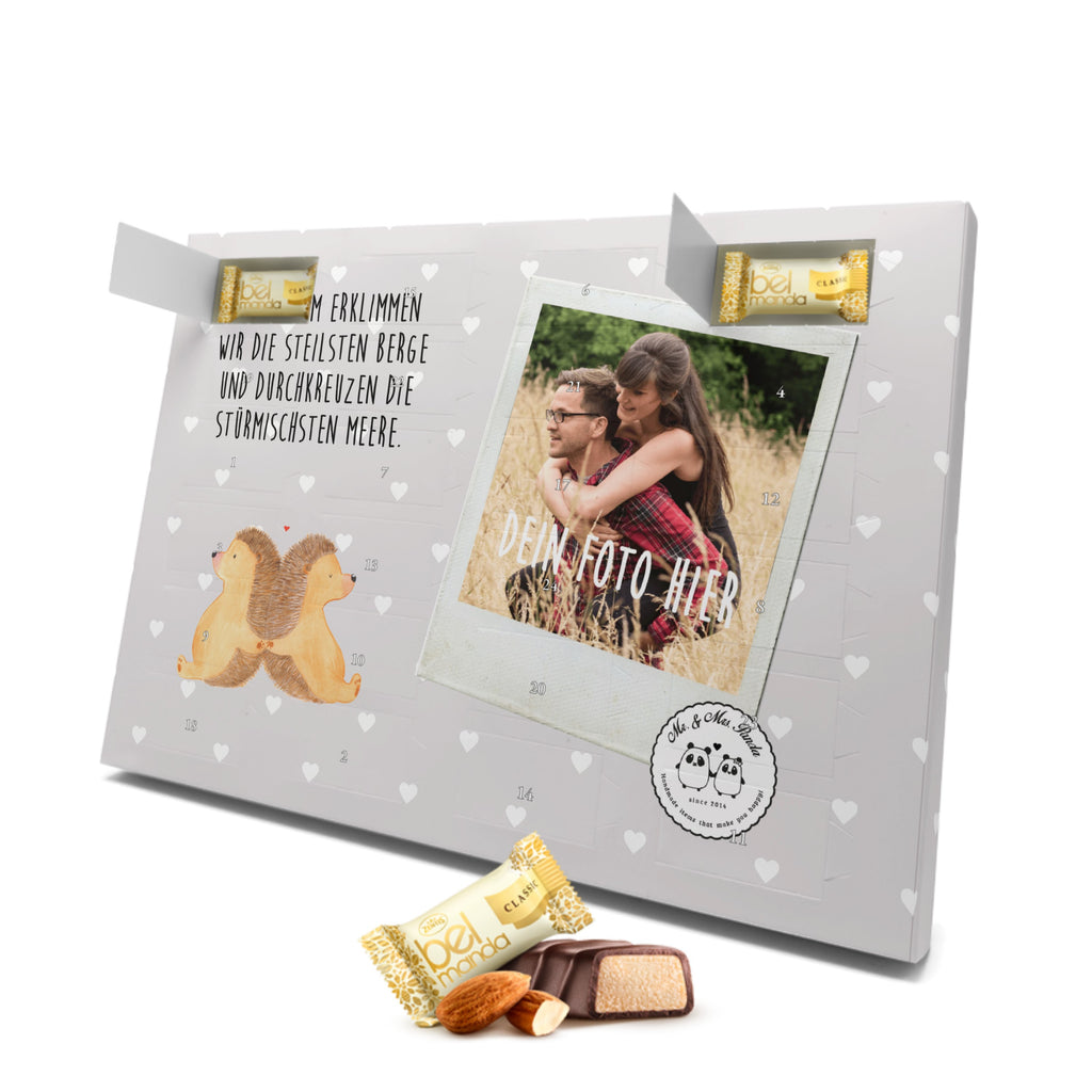 Personalisierter Marzipan Foto Adventskalender Igel Liebe Personalisierter Marzipan Adventskalender, Liebe, Partner, Freund, Freundin, Ehemann, Ehefrau, Heiraten, Verlobung, Heiratsantrag, Liebesgeschenk, Jahrestag, Hocheitstag, Verliebt, Verlobt, Verheiratet, Geschenk, Liebesbeweis, Hochzeitstag, Hochzeit, Igel