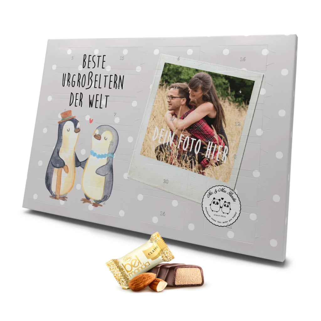 Personalisierter Marzipan Foto Adventskalender Pinguin Beste Urgroßeltern der Welt Personalisierter Marzipan Adventskalender, für, Dankeschön, Geschenk, Schenken, Geburtstag, Geburtstagsgeschenk, Geschenkidee, Danke, Bedanken, Mitbringsel, Freude machen, Geschenktipp, Urgroßeltern, Urgrosseltern, Uhrgroßeltern, Uhroma, Uhropa, Uropa, Ur, Uroma, Großeltern, Großmutter, Großvater, Opa, Omi, Oma, Opi. Großpapa, Großmama, Enkel, Enkelin, Enkelkind, Kleinigkeit, Omma, Ommi, Oppa, Oppi, Bester