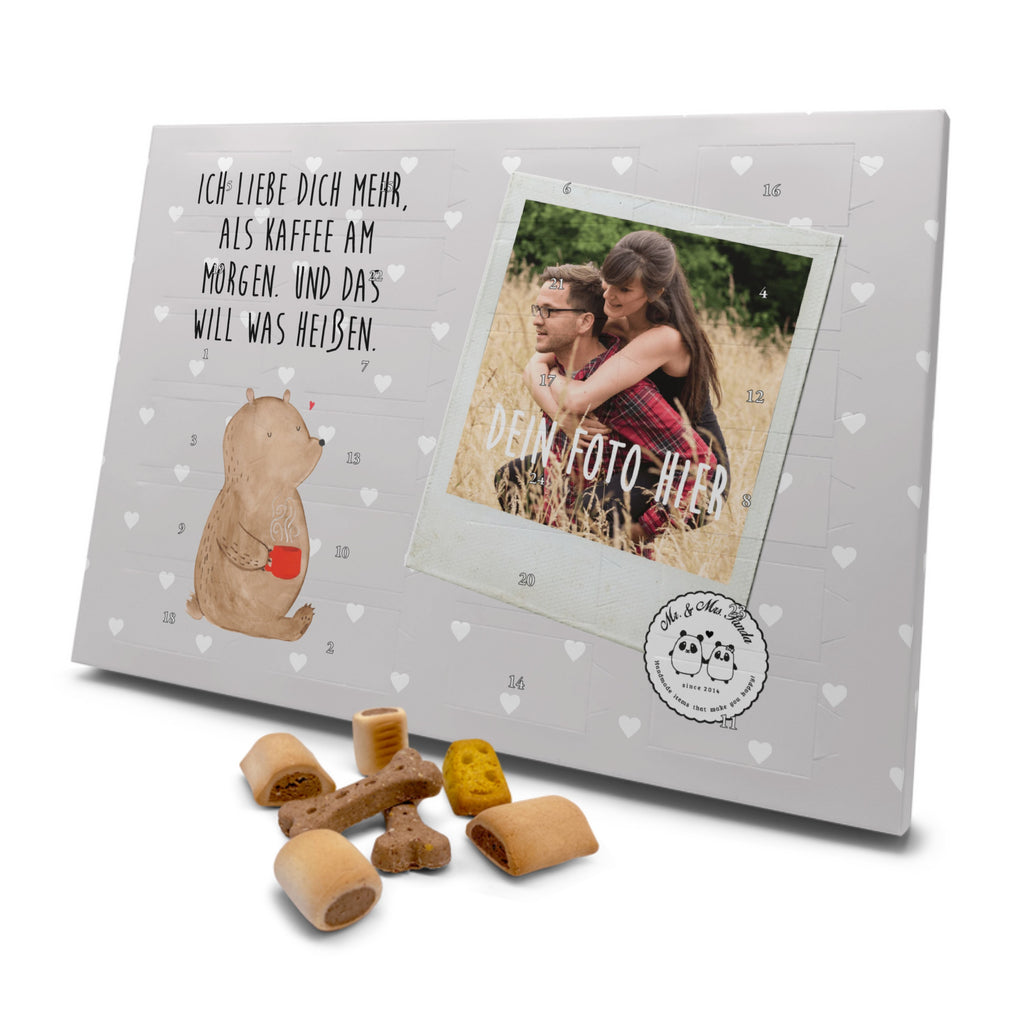 Personalisierter Hunde Foto Adventskalender Bär Morgenkaffee Hunde Adventskalender, Liebe, Partner, Freund, Freundin, Ehemann, Ehefrau, Heiraten, Verlobung, Heiratsantrag, Liebesgeschenk, Jahrestag, Hocheitstag, Valentinstag, Geschenk für Frauen, Hochzeitstag, Mitbringsel, Geschenk für Freundin, Geschenk für Partner, Liebesbeweis, für Männer, für Ehemann