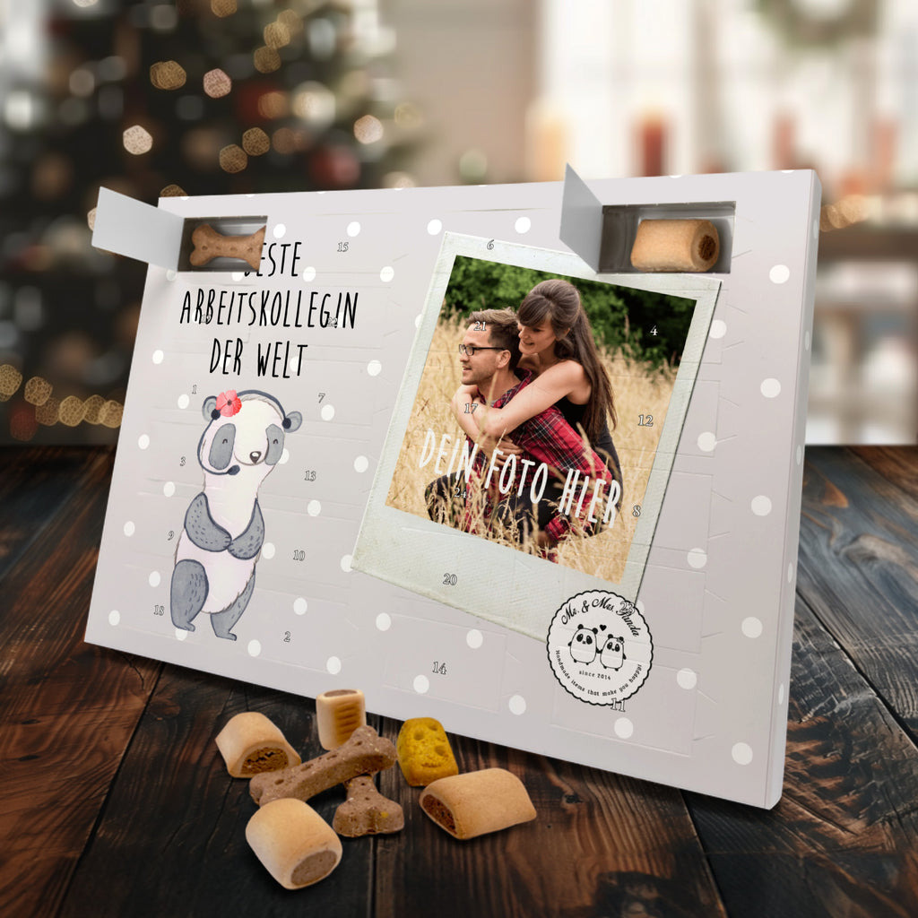 Personalisierter Hunde Foto Adventskalender Panda Beste Arbeitskollegin der Welt Hunde Adventskalender, für, Dankeschön, Geschenk, Schenken, Geburtstag, Geburtstagsgeschenk, Geschenkidee, Danke, Bedanken, Mitbringsel, Freude machen, Geschenktipp, Arbeitskollegin, Kollegin, Freundin, Büro, Abschiedsgeschenk, Ruhestand, Arbeit, Mitarbeiterin, Berufsgenossin, Beruf