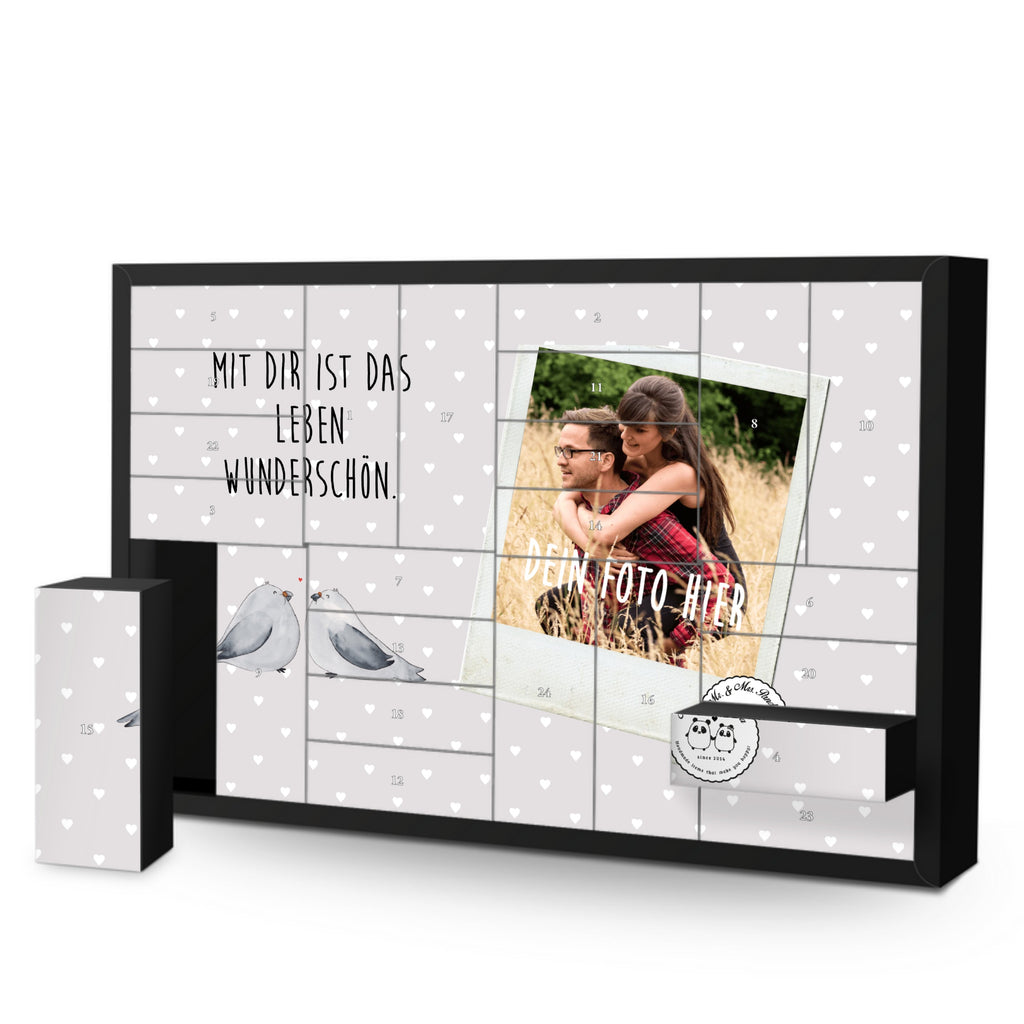 Personalisierter Befüllbarer Foto Adventskalender Turteltauben Liebe Befüllbarer Adventskalender, Adventskalender zum selbst befüllen, Liebe, Partner, Freund, Freundin, Ehemann, Ehefrau, Heiraten, Verlobung, Heiratsantrag, Liebesgeschenk, Jahrestag, Hocheitstag, Turteltauben, Turteltäubchen, Tauben, Verliebt, Verlobt, Verheiratet, Geschenk Freundin, Geschenk Freund, Liebesbeweis, Hochzeitstag, Geschenk Hochzeit