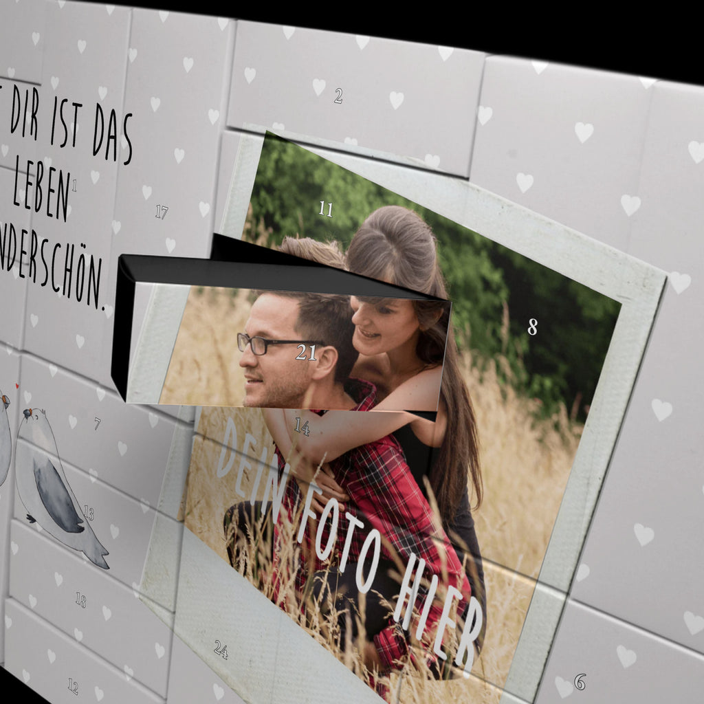 Personalisierter Befüllbarer Foto Adventskalender Turteltauben Liebe Befüllbarer Adventskalender, Adventskalender zum selbst befüllen, Liebe, Partner, Freund, Freundin, Ehemann, Ehefrau, Heiraten, Verlobung, Heiratsantrag, Liebesgeschenk, Jahrestag, Hocheitstag, Turteltauben, Turteltäubchen, Tauben, Verliebt, Verlobt, Verheiratet, Geschenk Freundin, Geschenk Freund, Liebesbeweis, Hochzeitstag, Geschenk Hochzeit