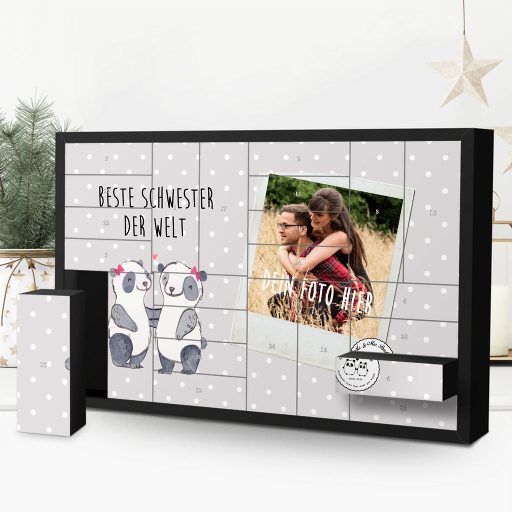 Personalisierter Befüllbarer Foto Adventskalender Panda Beste Schwester der Welt Befüllbarer Adventskalender, Adventskalender zum selbst befüllen, für, Dankeschön, Geschenk, Schenken, Geburtstag, Geburtstagsgeschenk, Geschenkidee, Danke, Bedanken, Mitbringsel, Freude machen, Geschenktipp, Schwestern, Schwester, Geschwister, Schwesterherz, Sister, Familie, Kleinigkeit, Beste, Tochter, Liebe, Kinder